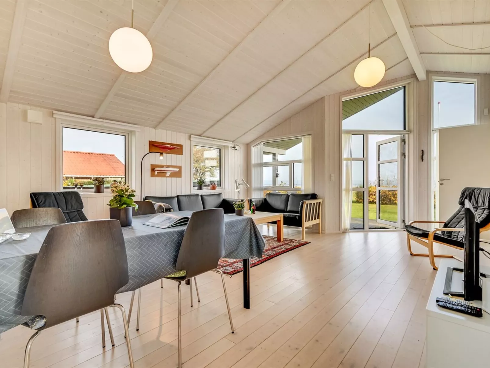 "Duschanka" - 50m to the fjord-Binnen