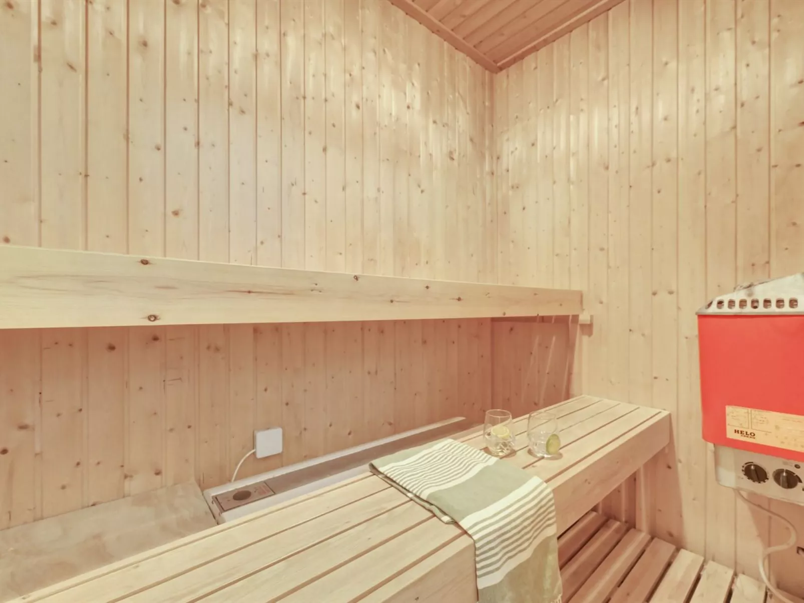 "Nanette" - 300m to the fjord-Binnen