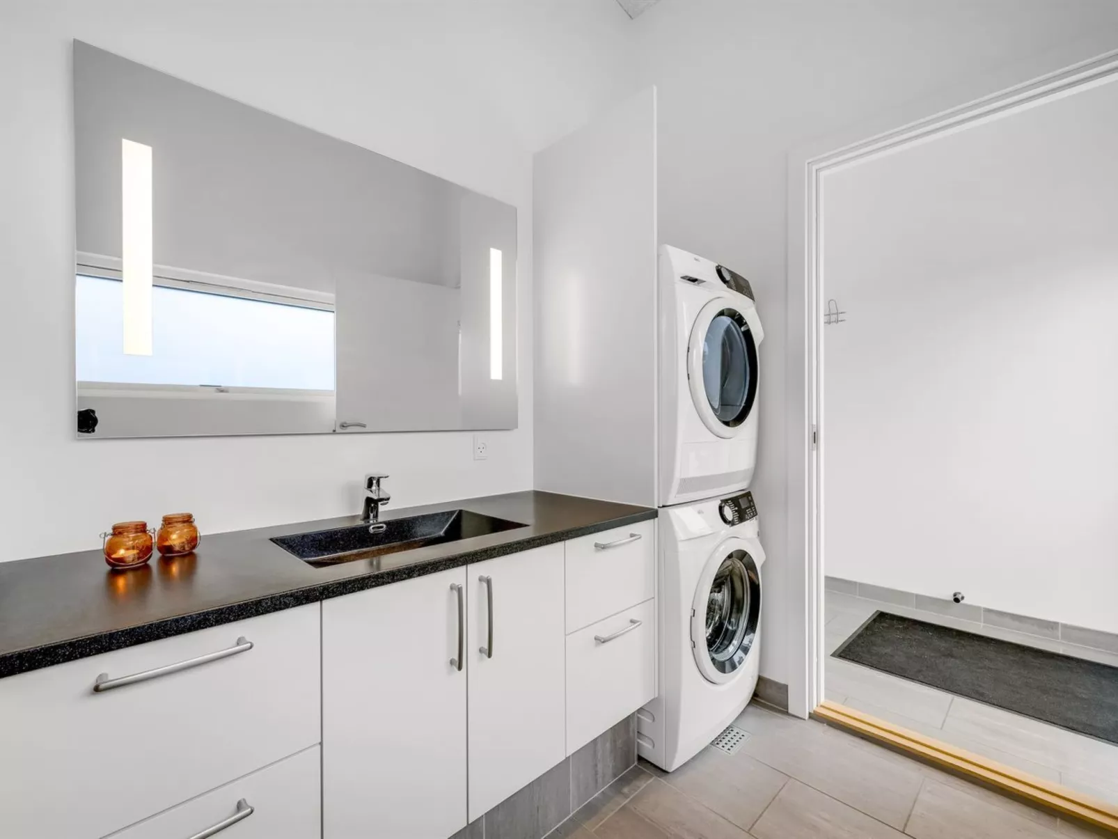 "Weike" - 950m to the fjord-Binnen