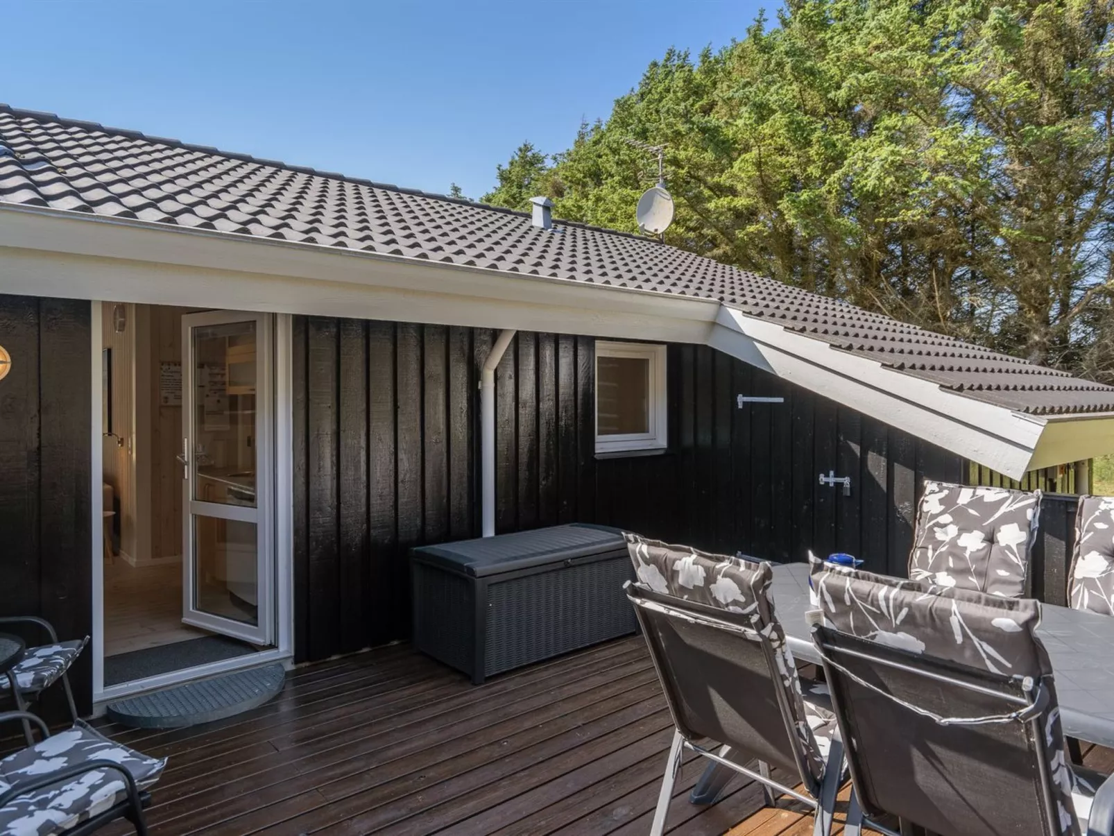 "Ilka" - 375m from the sea-Buiten