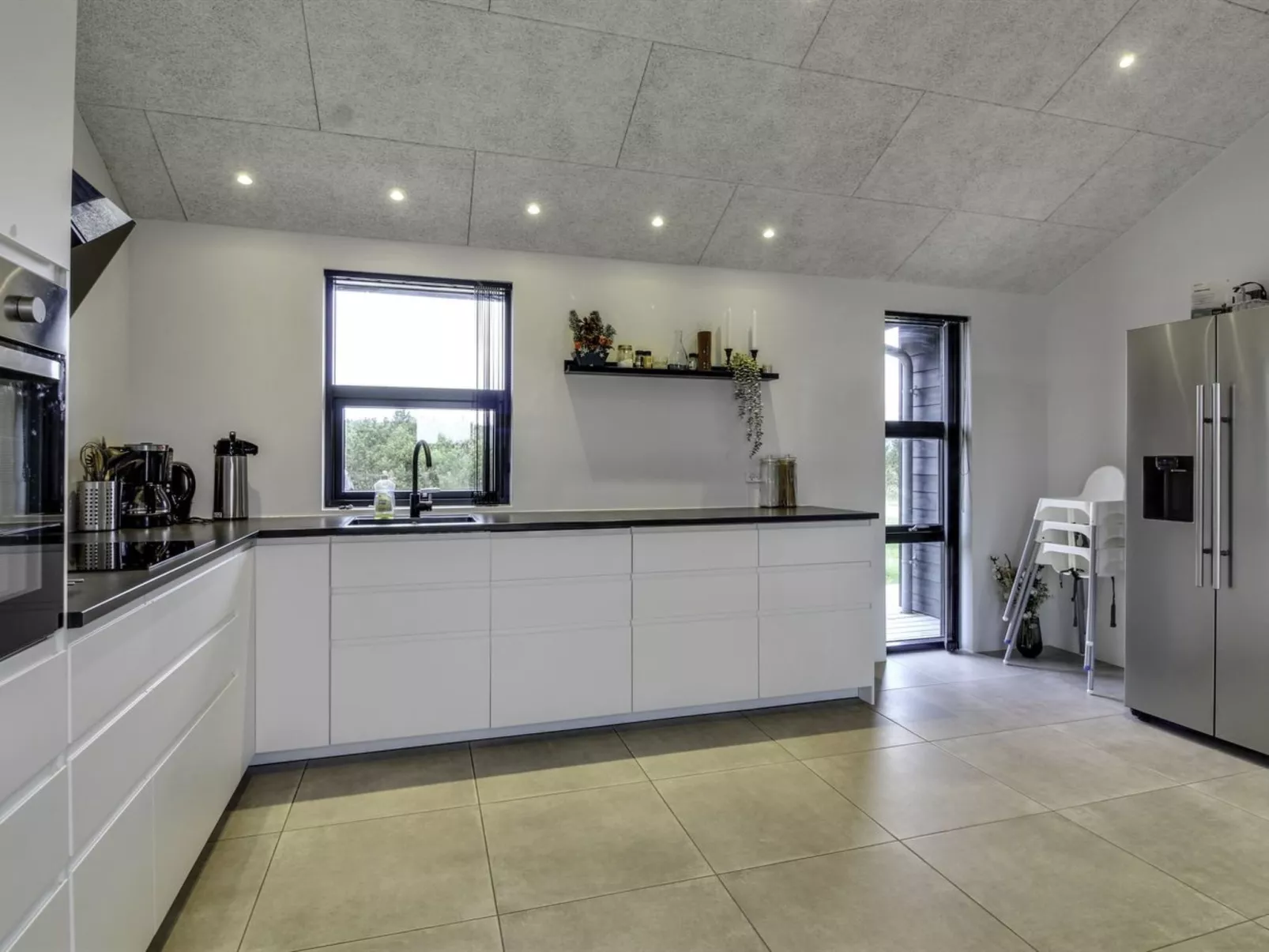 "Juho" - 900m from the sea-Binnen