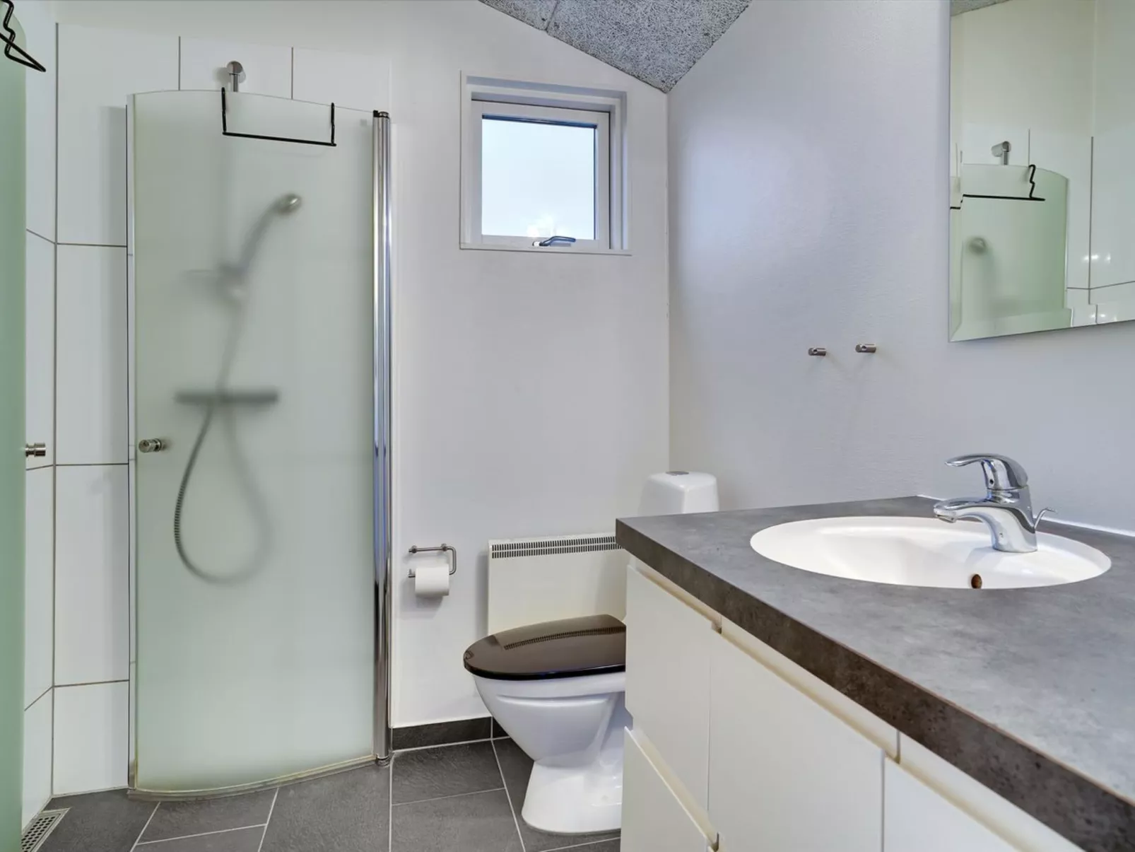 "Skade" - 75m from the sea-Binnen