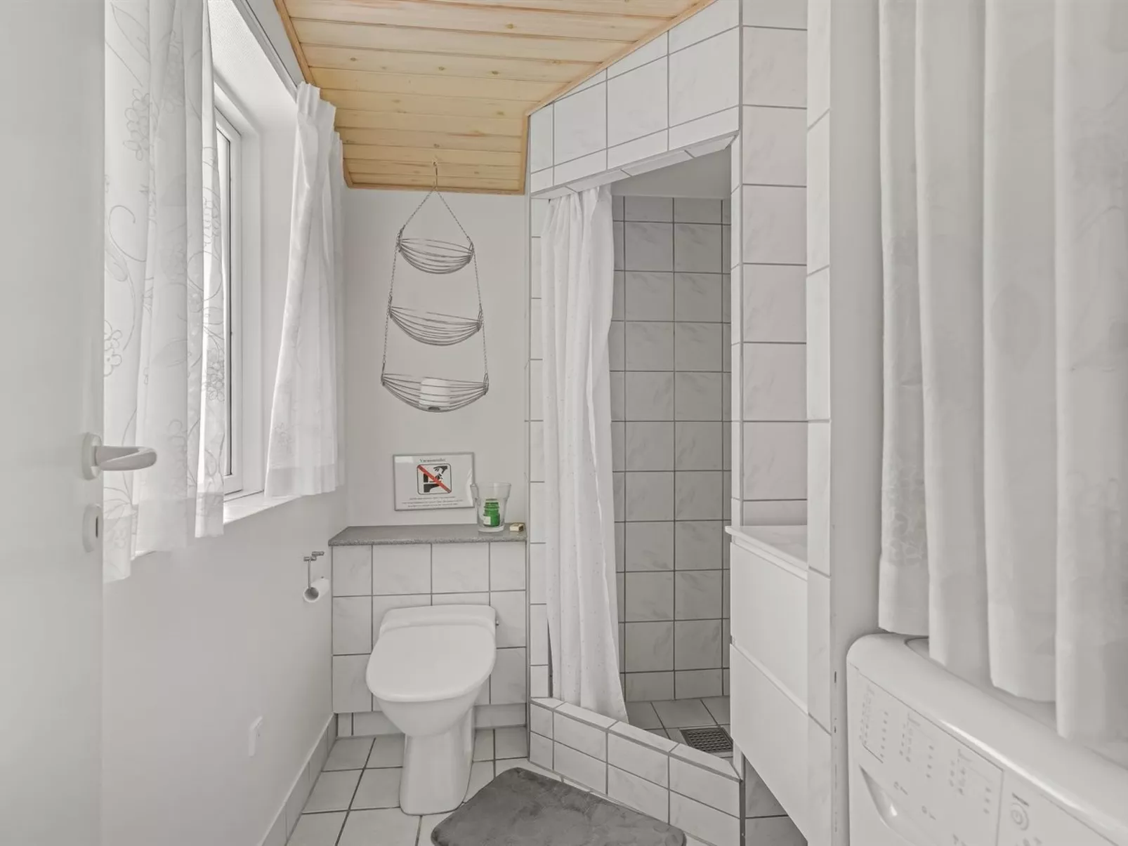 "Allie" - 150m from the sea-Binnen