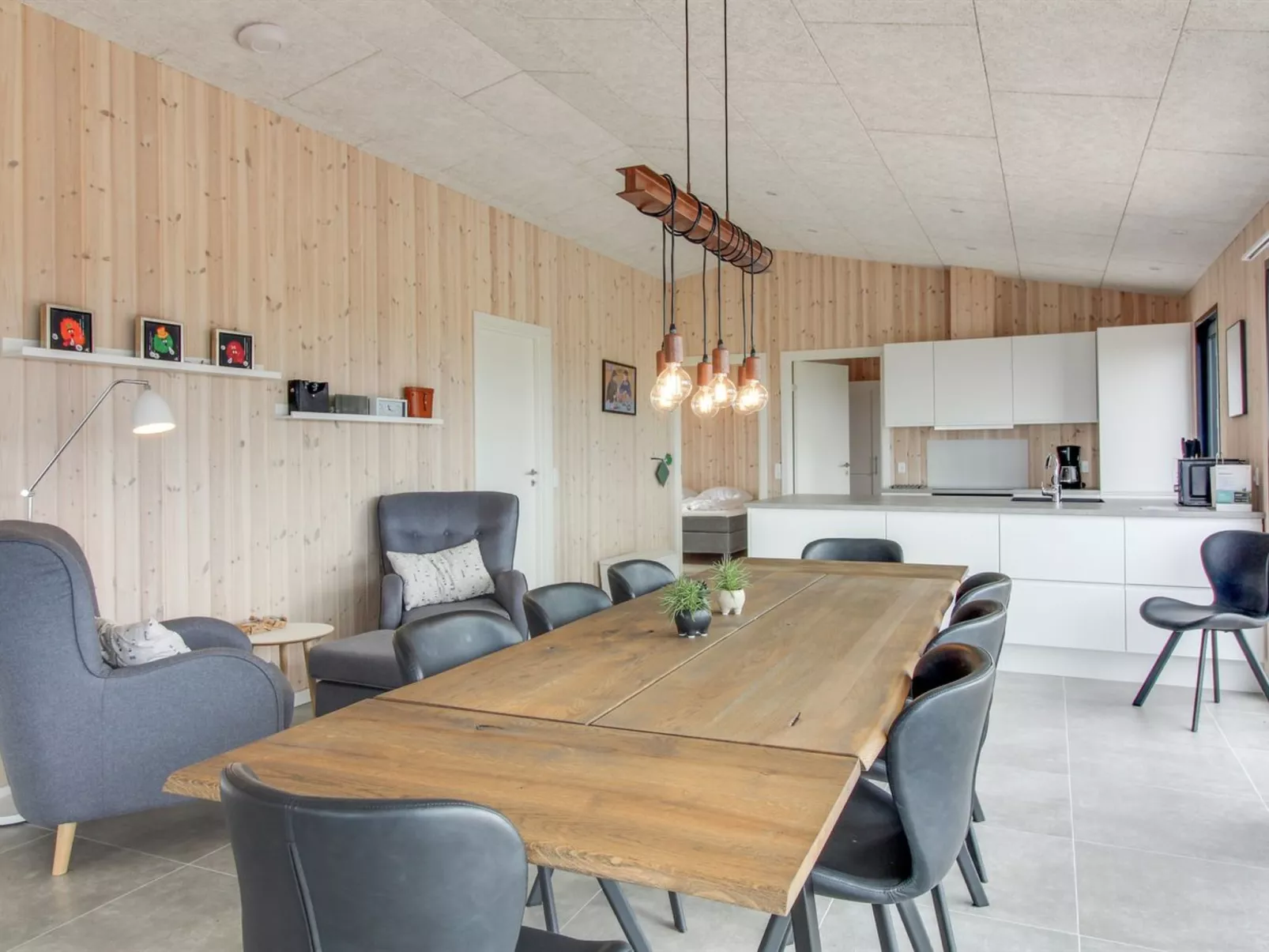 "Heilo" - 300m from the sea-Binnen