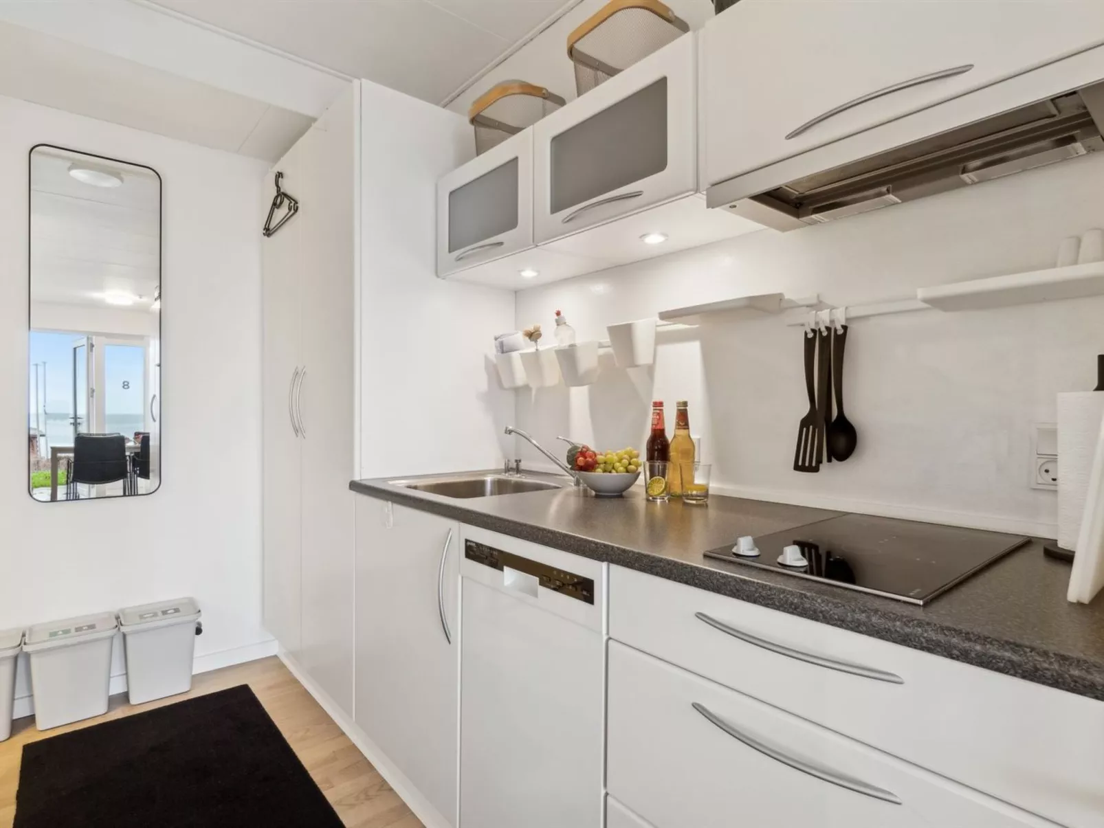 "Annelie" - 75m from the sea-Binnen