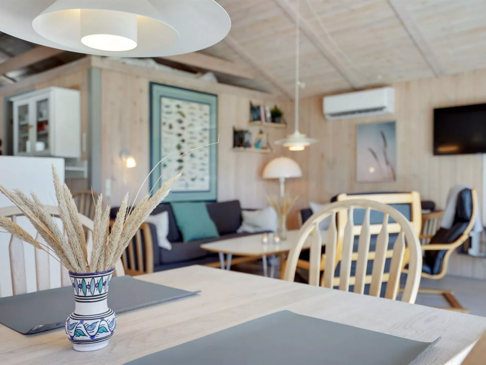 "Akka" - 2km from the sea-Binnen