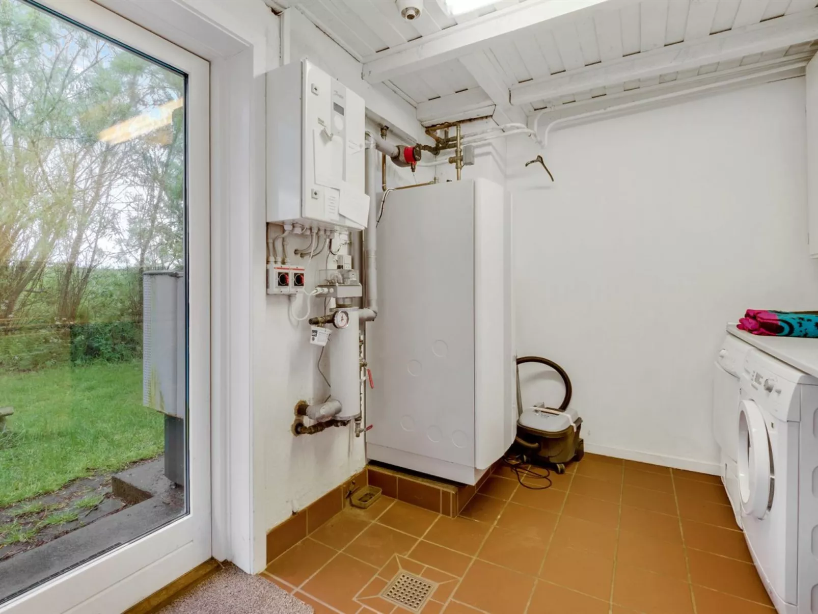 "Emmie" - 50m to the fjord-Binnen