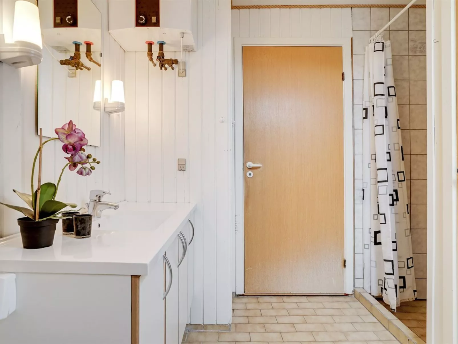 "Felina" -  from the sea-Binnen