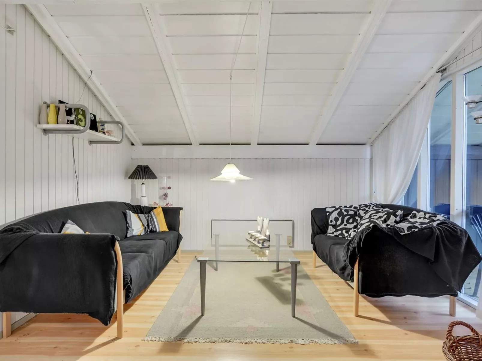 "Hardy" - 30km from the sea-Binnen