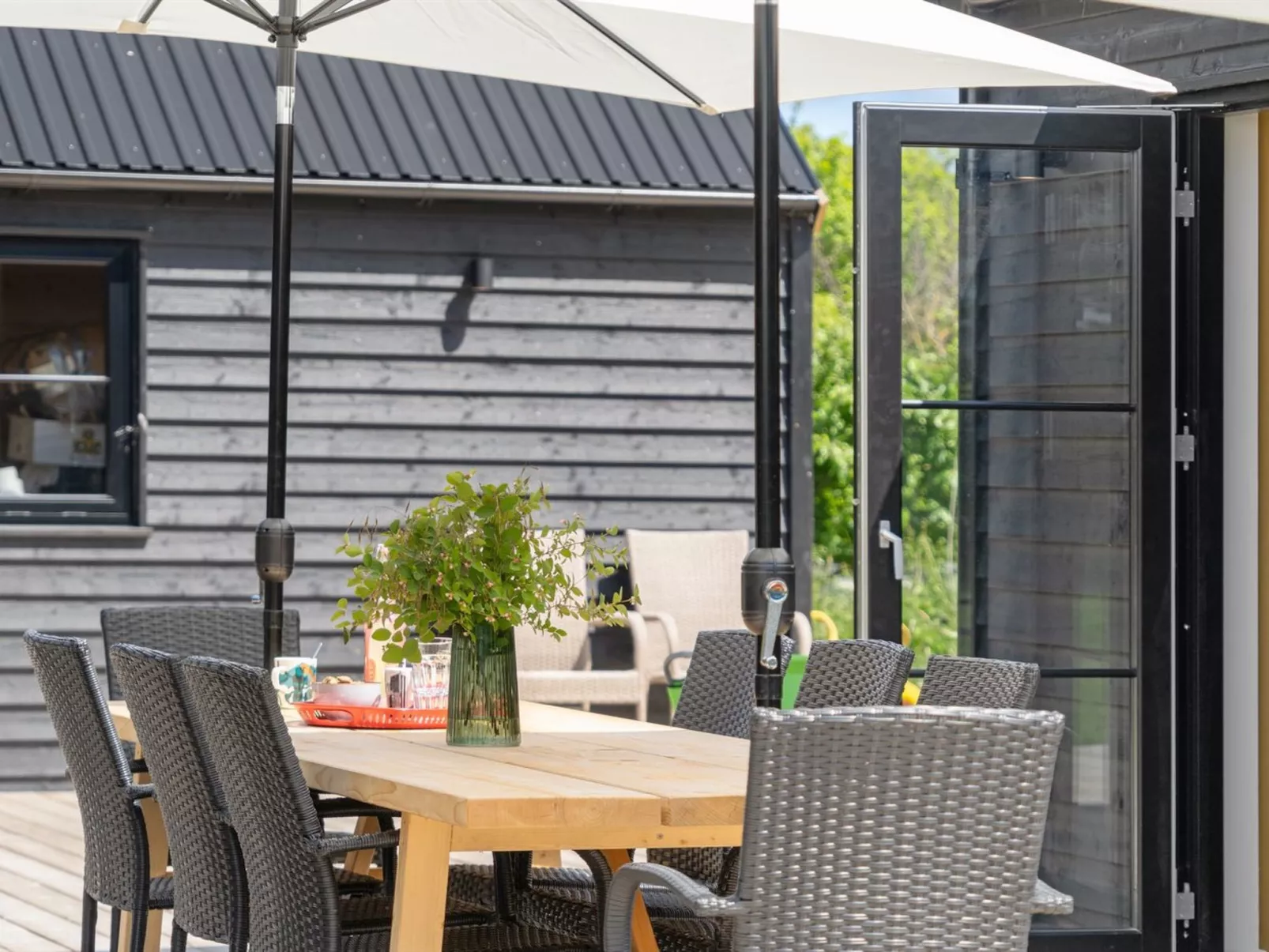 "Henrik" - 100m from the sea-Buiten