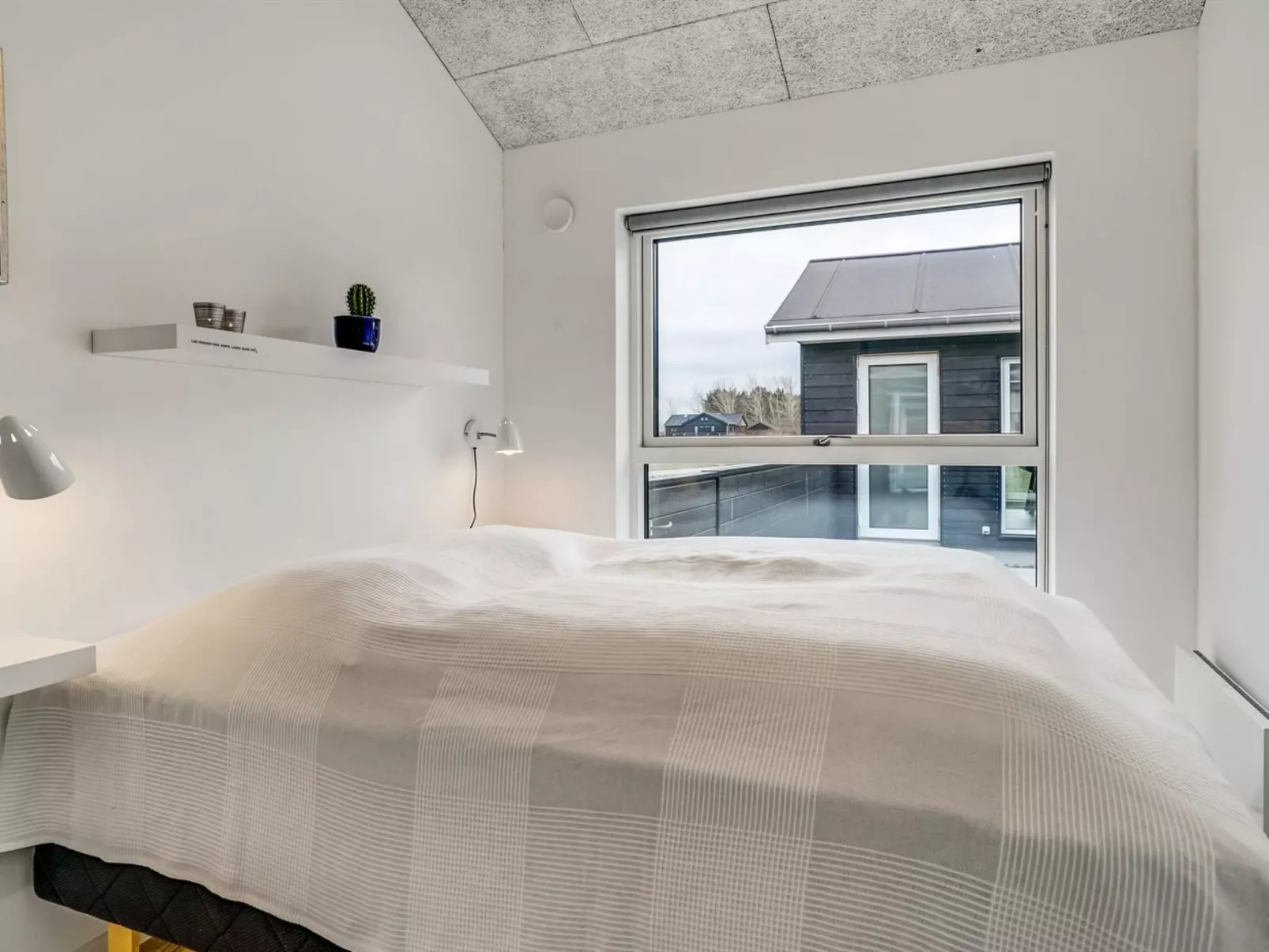 "Eveline" - 1.5km from the sea-Binnen