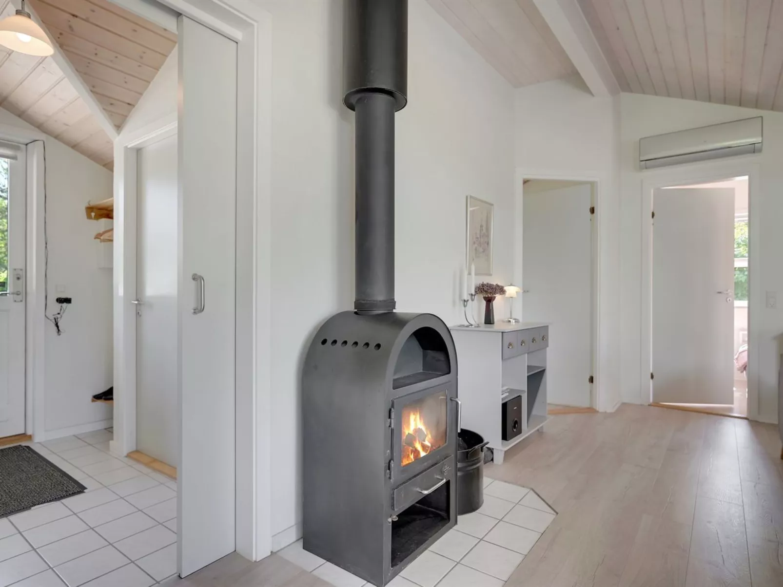 "Waltraud" - 500m from the sea-Binnen