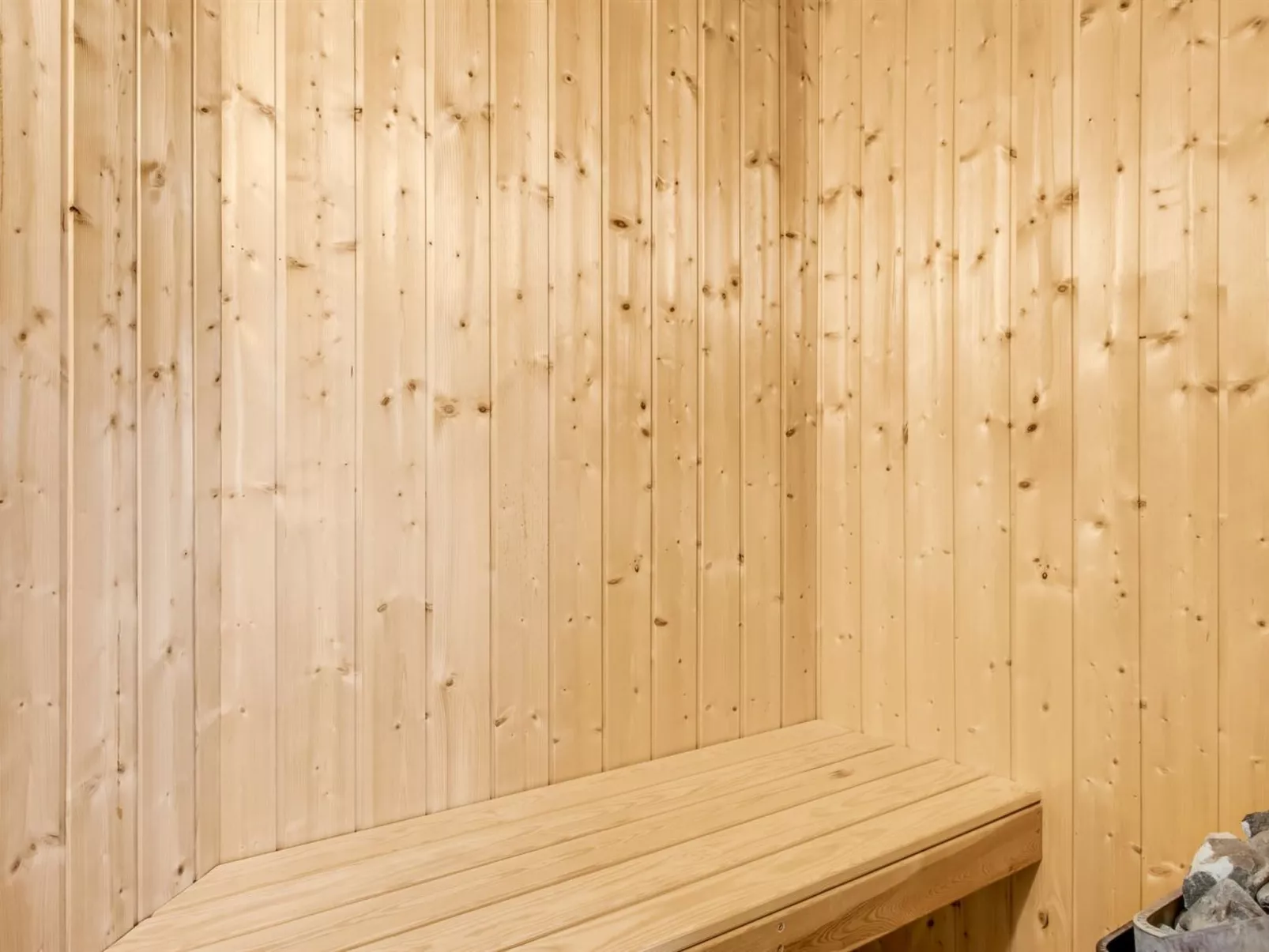 "Svenny" - 800m from the sea-Binnen