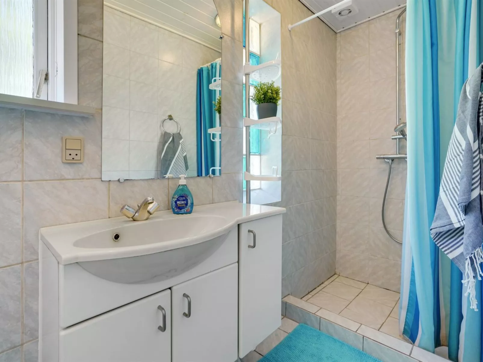 "Marka" - 2.5km from the sea-Binnen