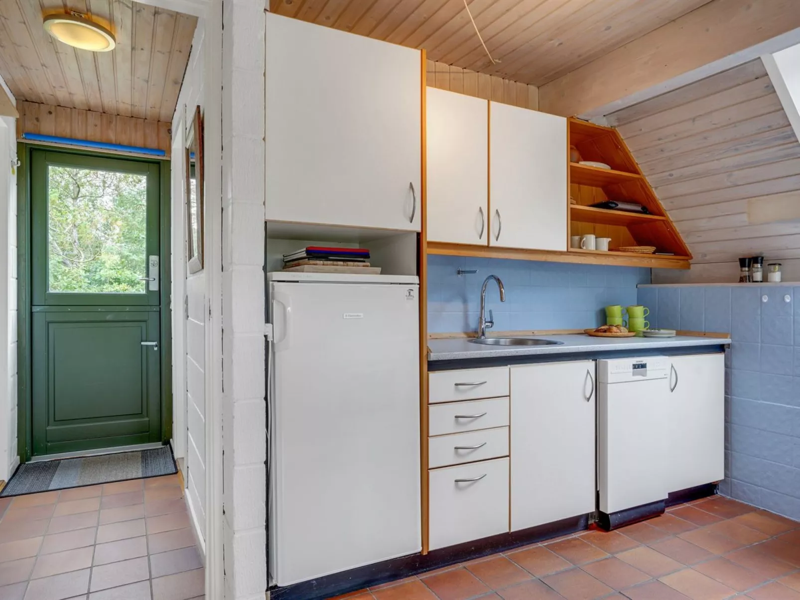 "Valo" - 400m to the fjord-Binnen