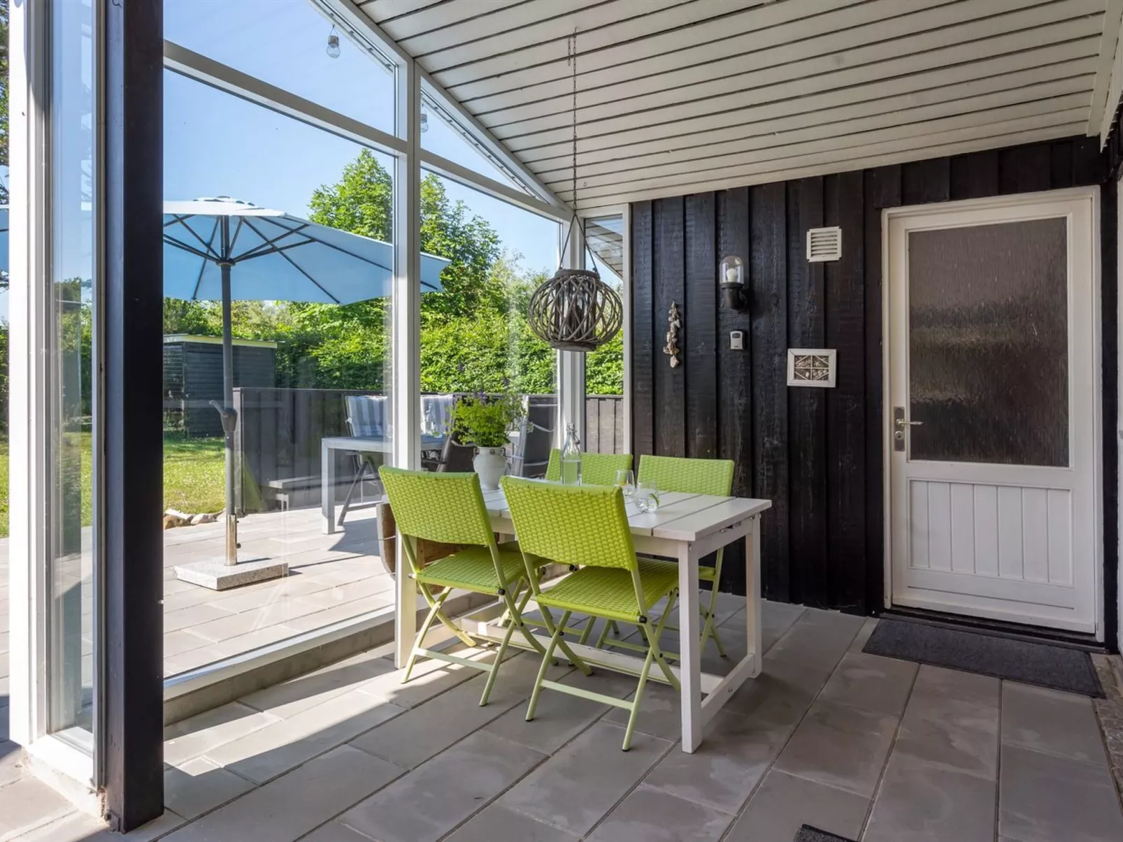 "Raisa" - 200m to the fjord-Buiten