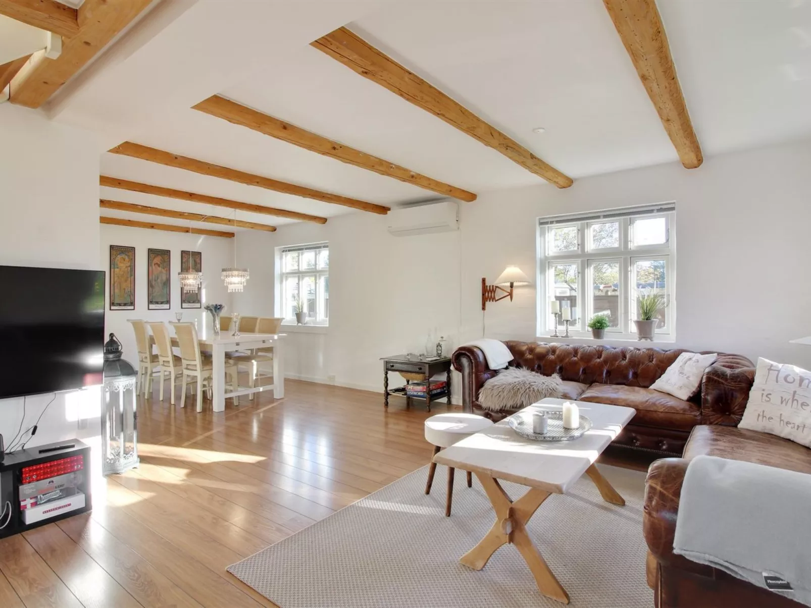 "Iara" - 6km from the sea-Binnen