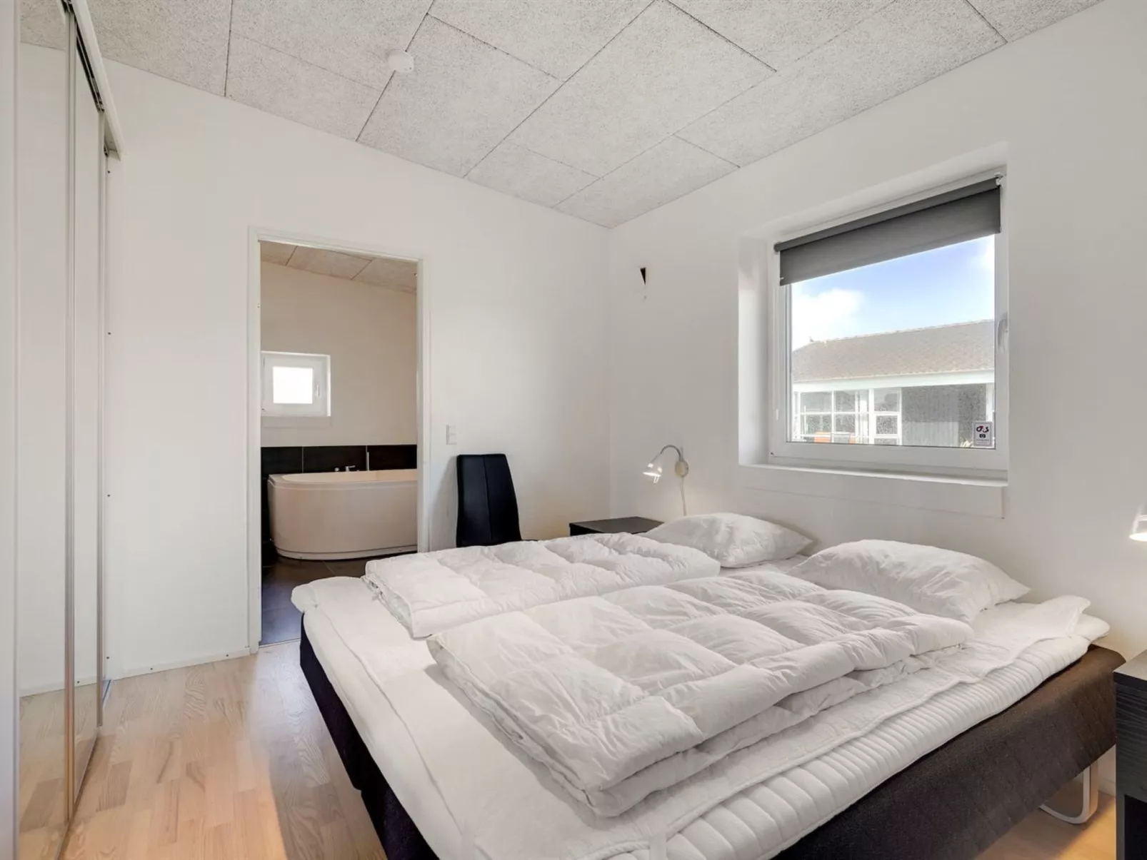 "Synthia" - 300m from the sea-Binnen