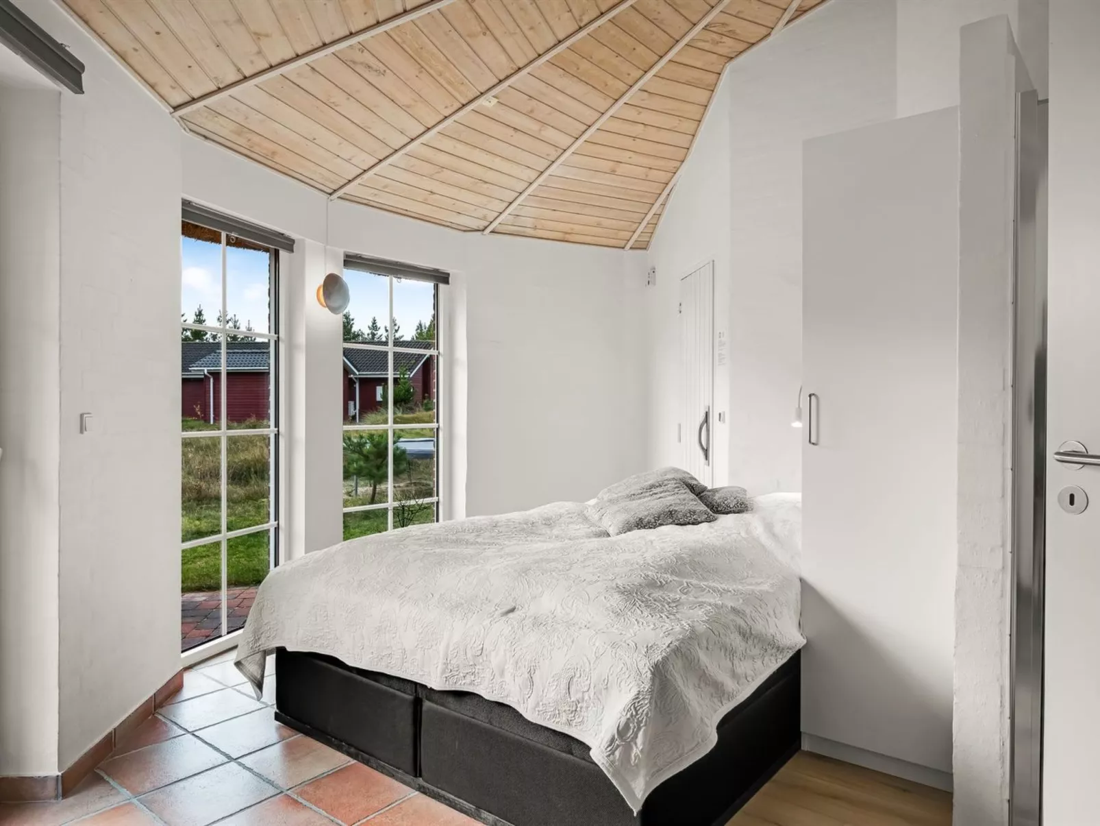 "Ingmund" - 2km from the sea-Binnen