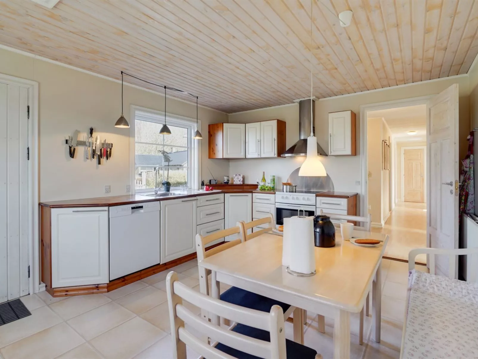 "Harrieth" - 16km from the sea-Binnen