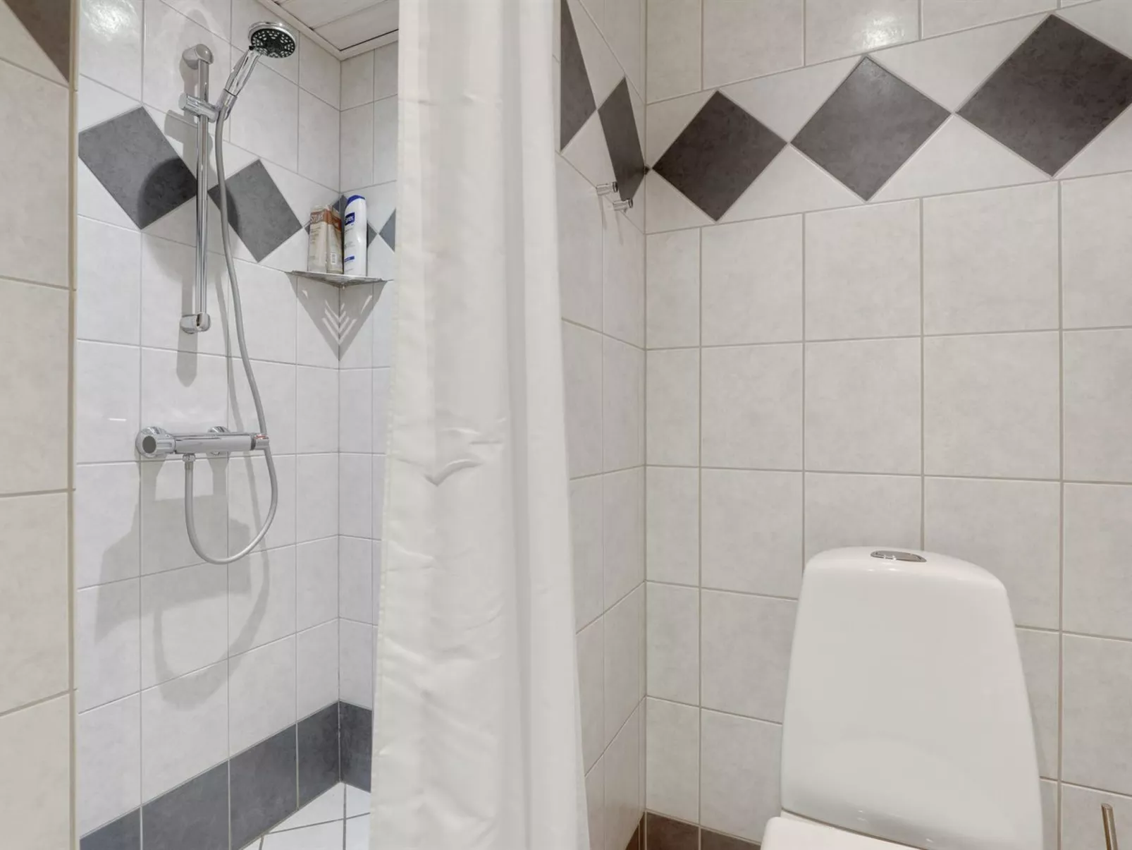 "Armela" - 10m from the sea-Binnen