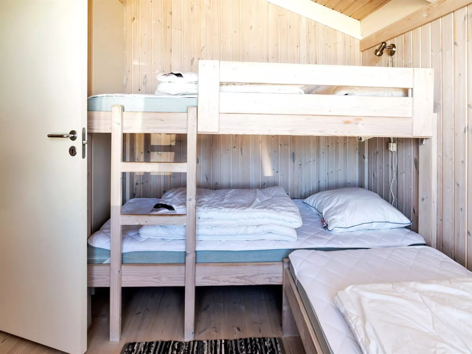 "Elvie" - 200m from the sea-Binnen