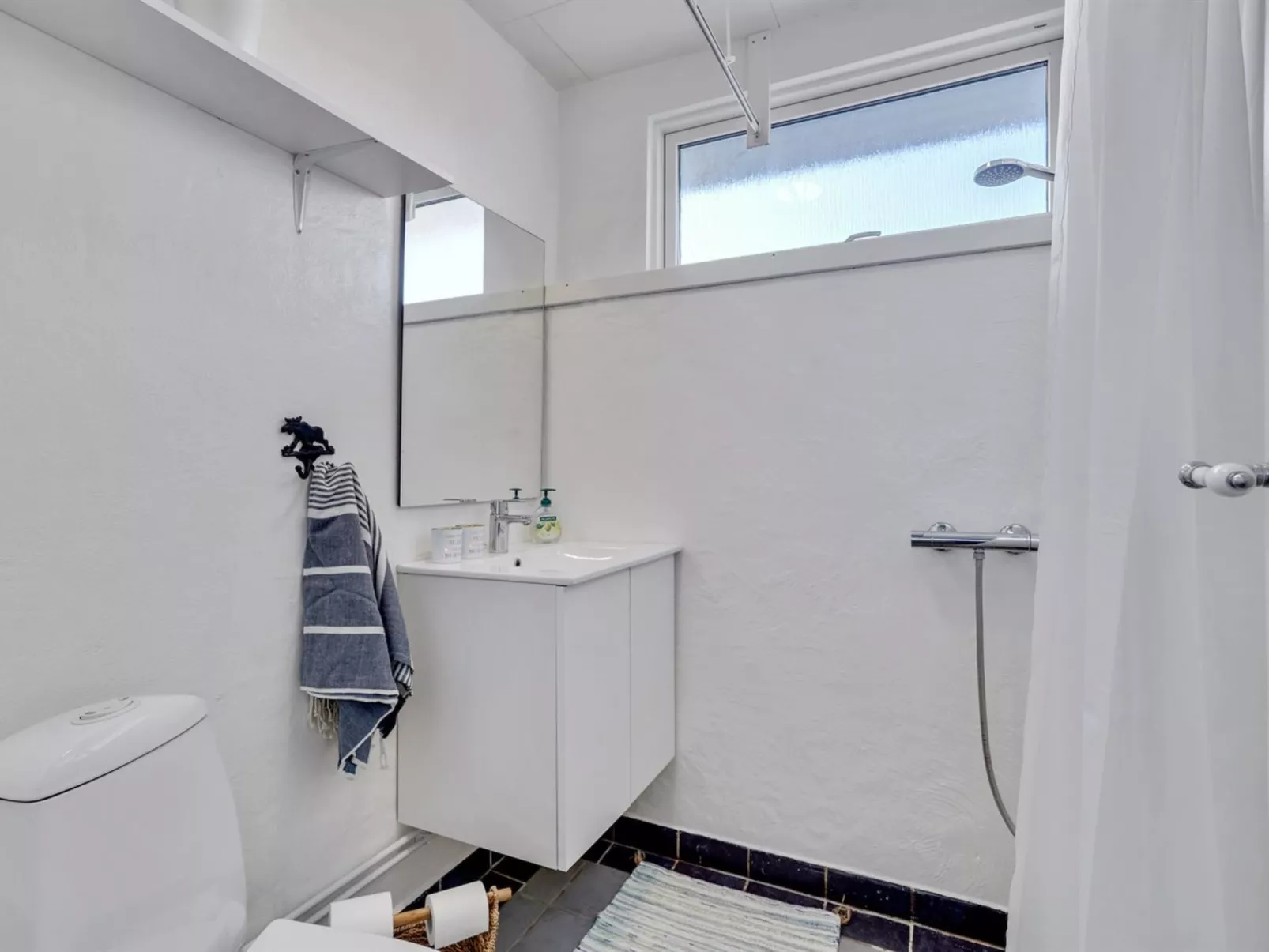 "Tomine" - 500m to the fjord-Binnen