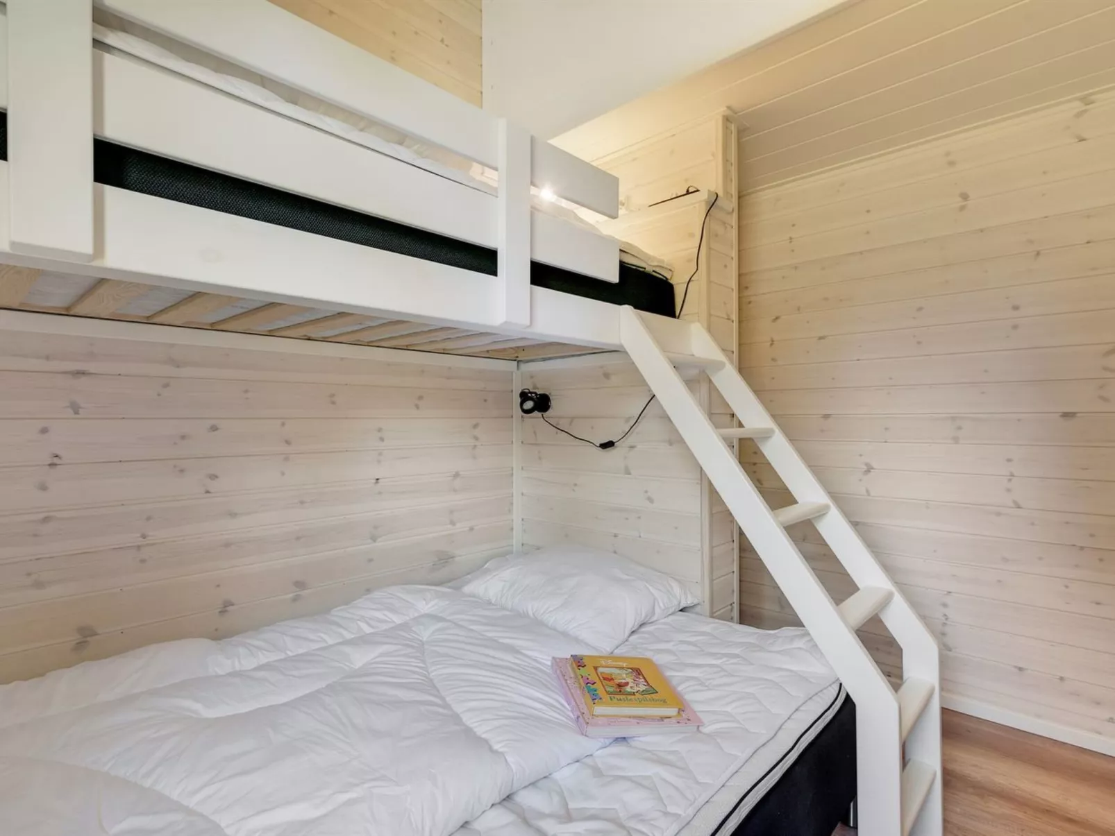 "Tea" - 2.7km from the sea-Binnen