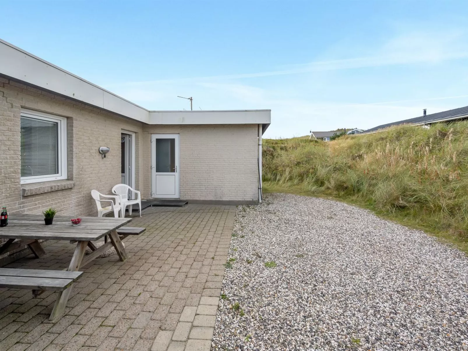 "Elizabeta" - 100m to the fjord-Buiten