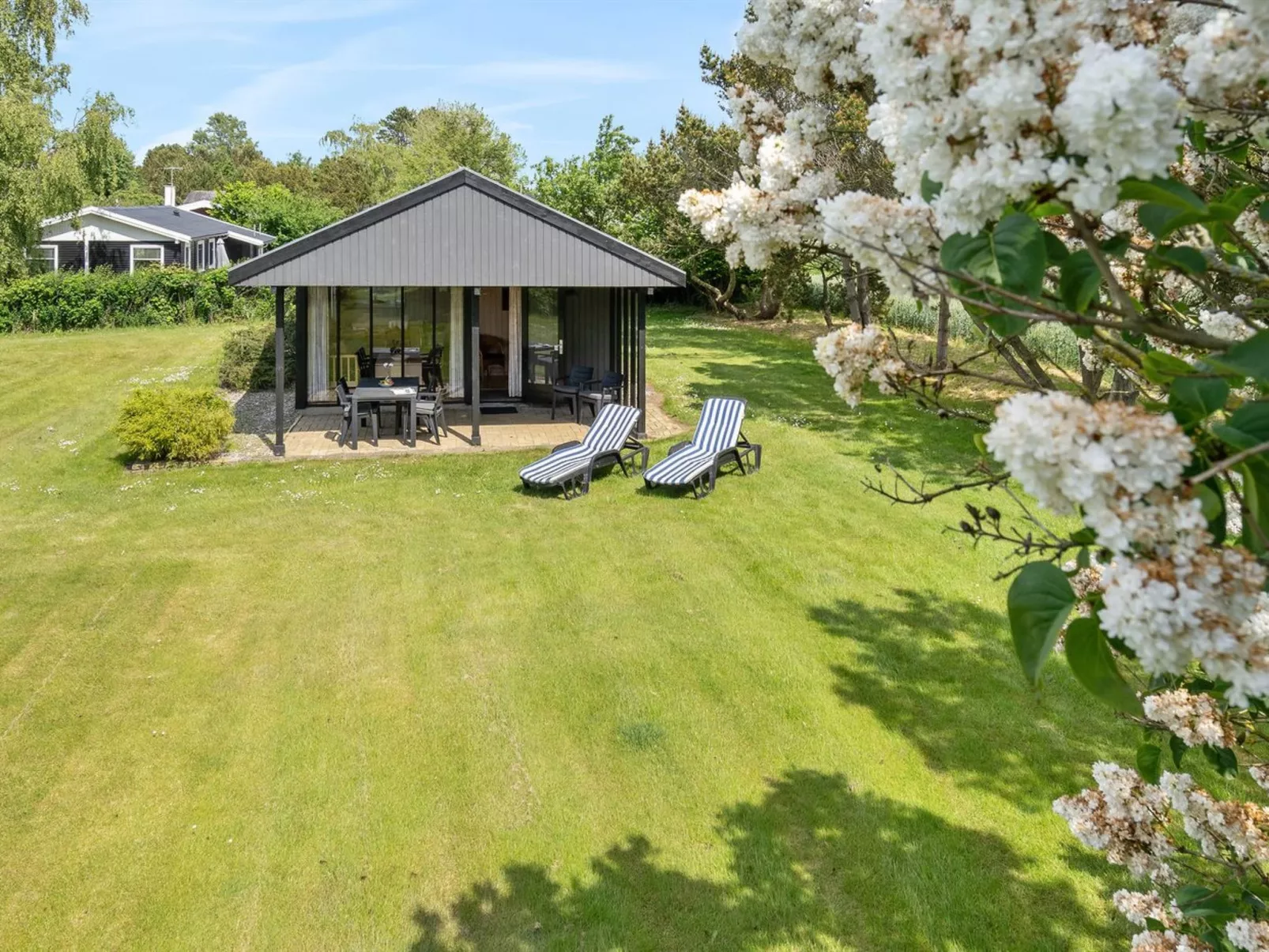 "Veljan" - 400m from the sea-Buiten