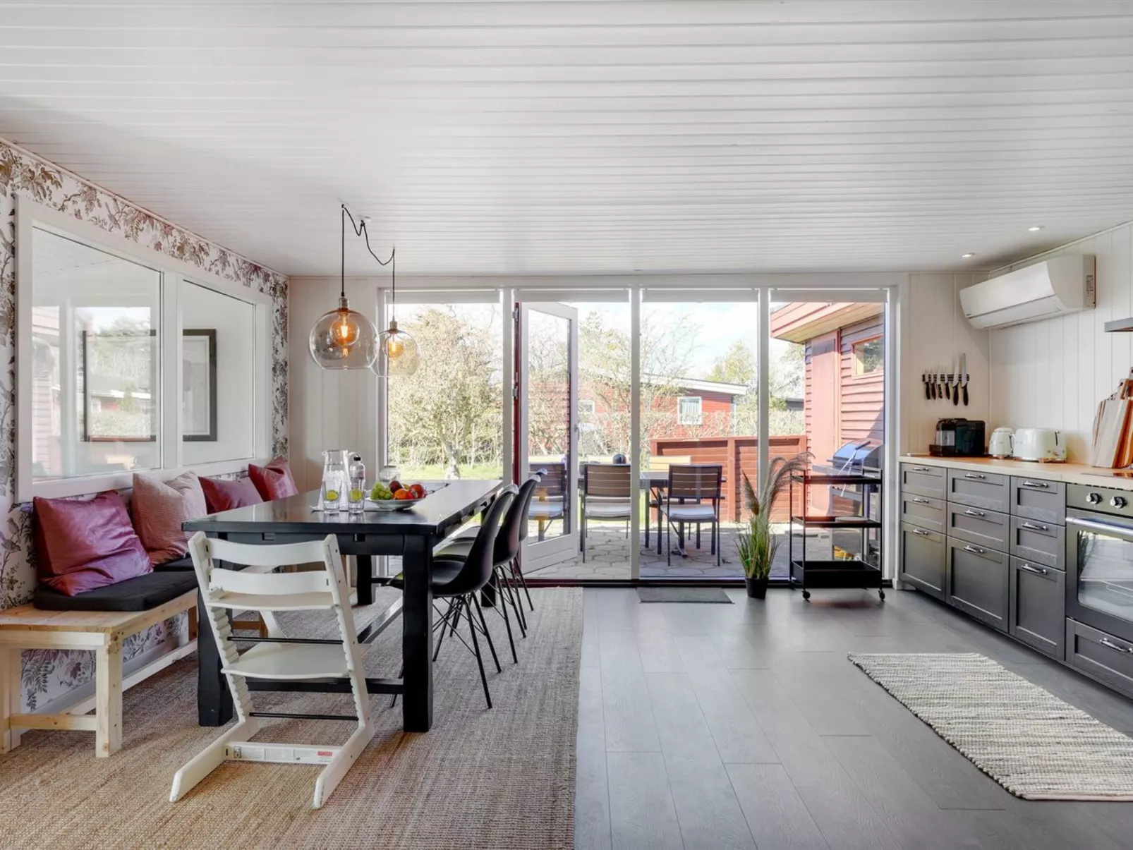 "Sveina" - 600m from the sea-Binnen