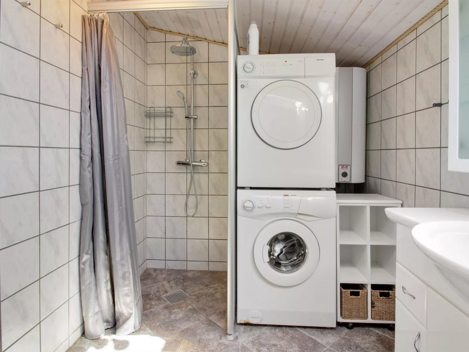 "Vika" - 600m from the sea-Binnen