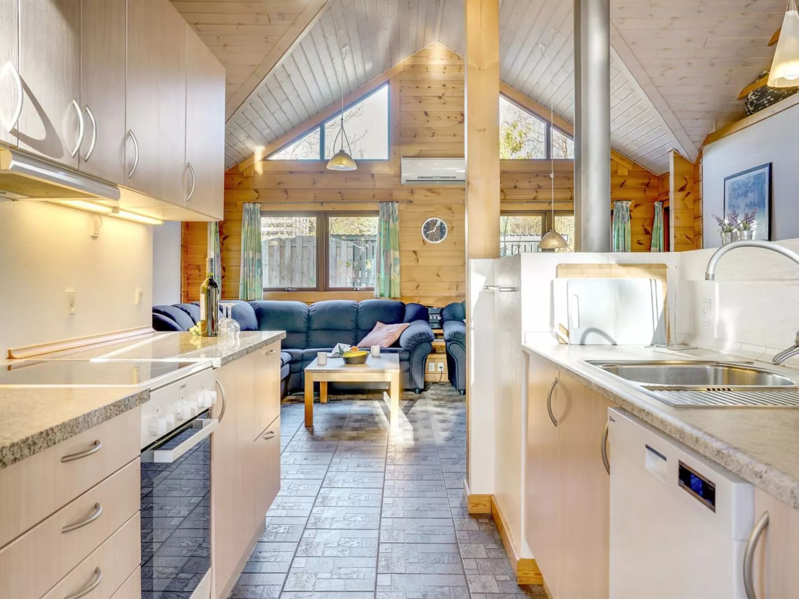 "Dora" - 180m from the sea-Binnen