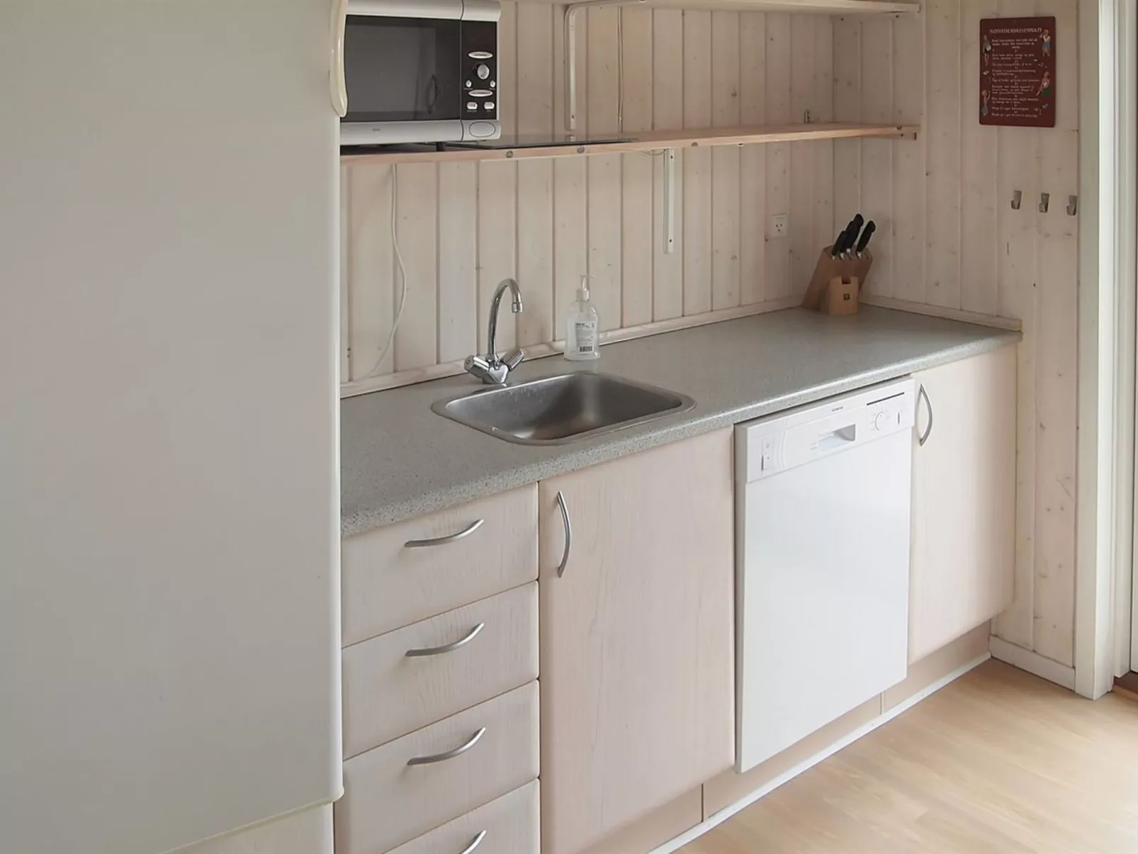 "Stenkil" - 250m from the sea-Binnen