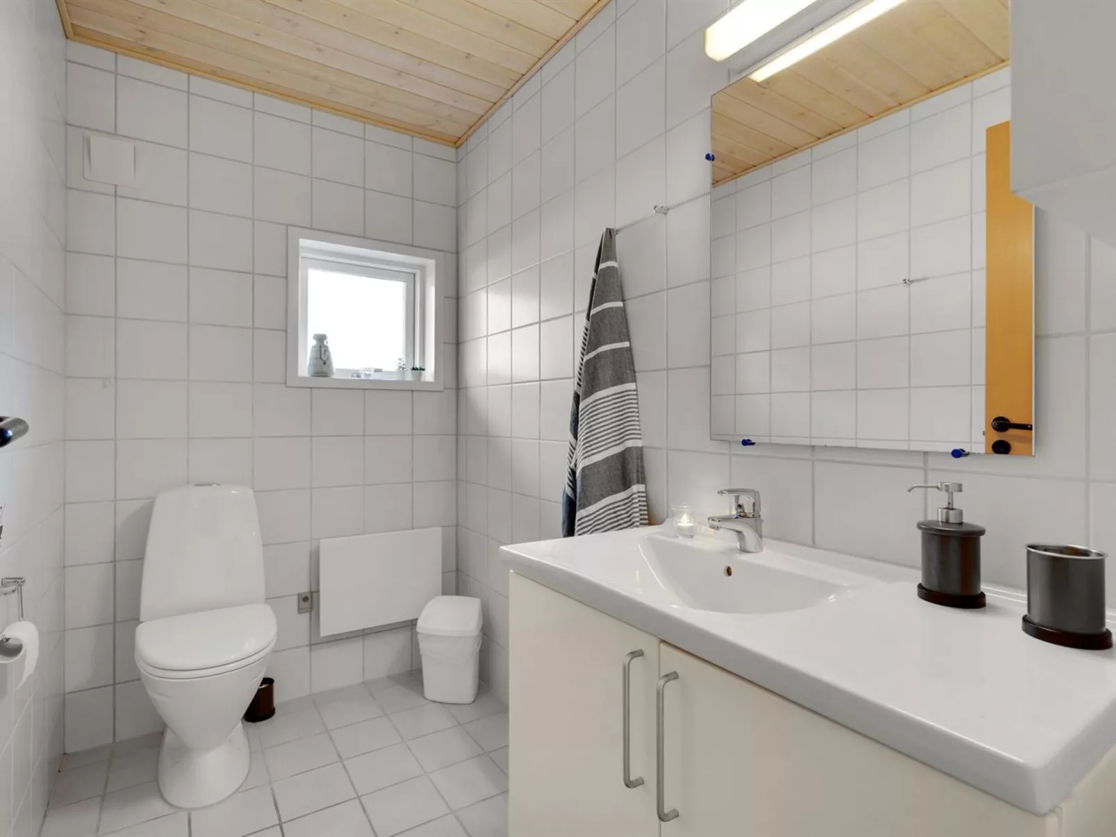 "Harpa" - 2.5km from the sea-Binnen