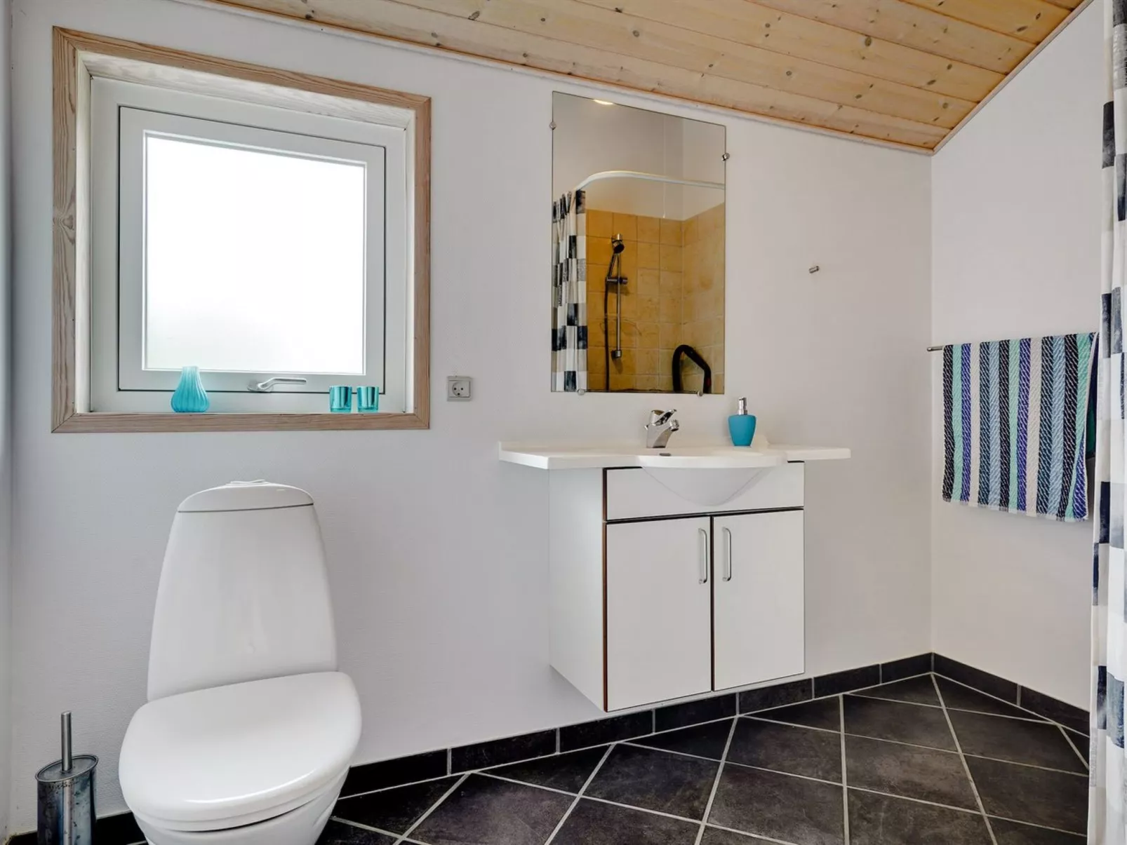 "Ulrikke" - 12km from the sea-Binnen