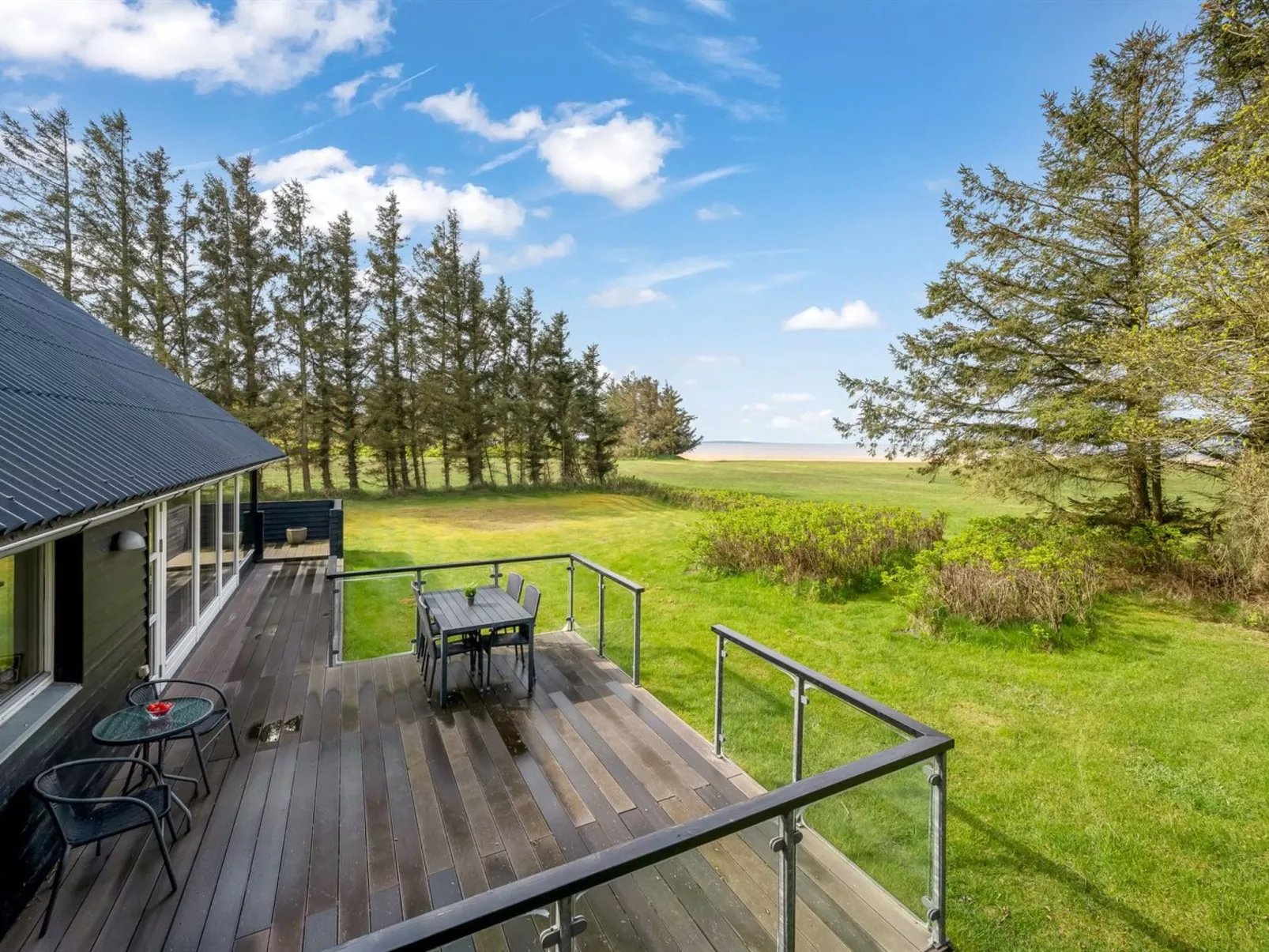 "Aleida" - 100m to the fjord-Buiten