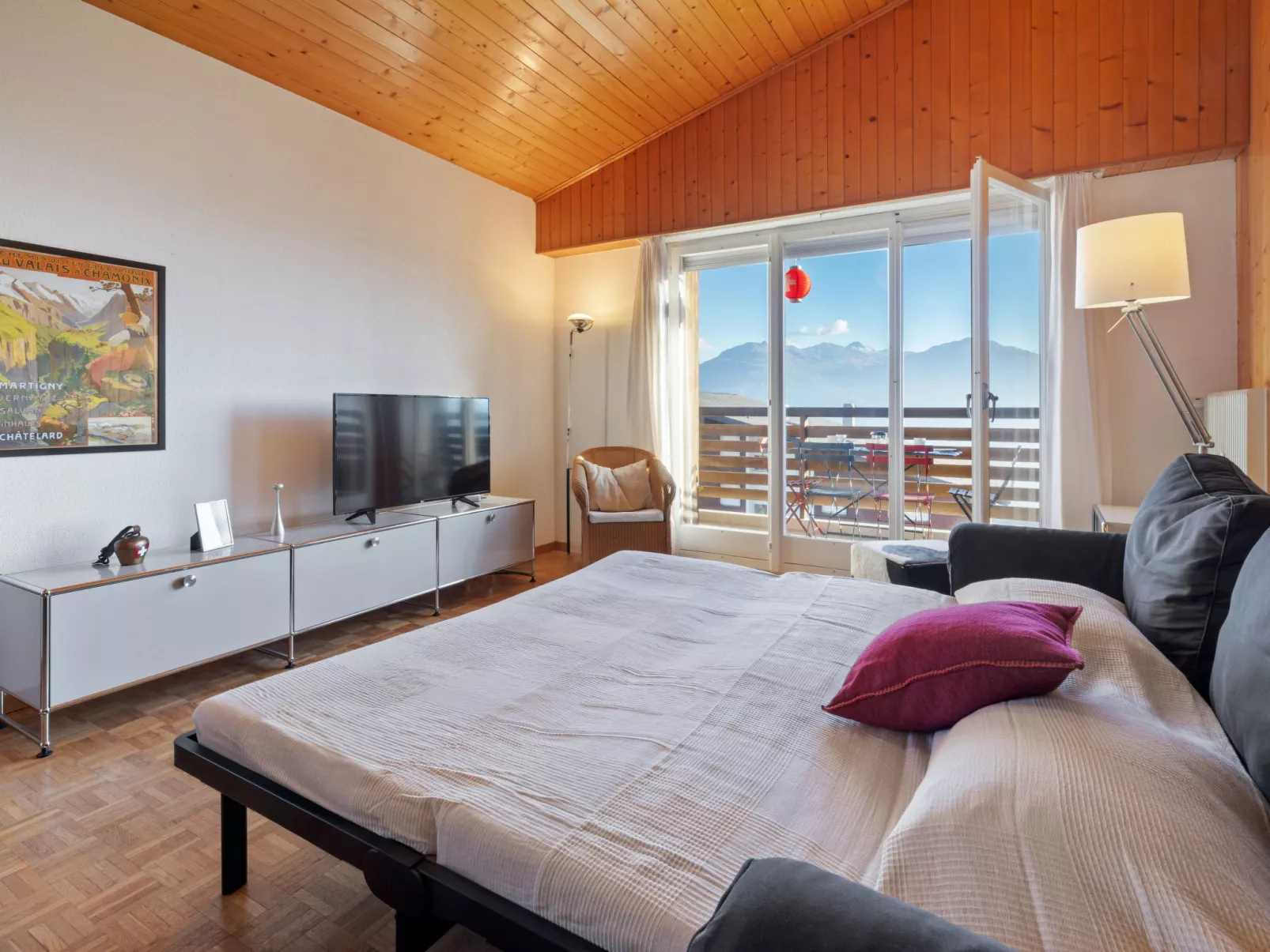 Belmont Est 80-Binnen