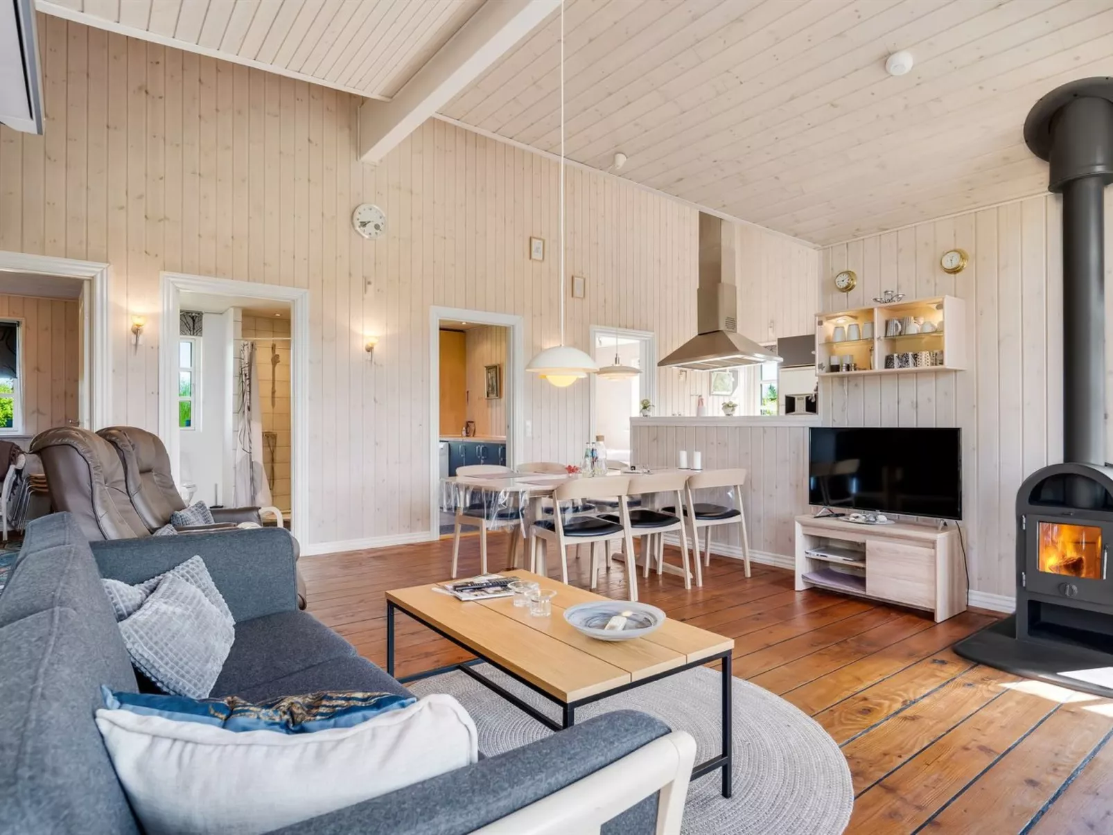 "Annemie" - 1.8km from the sea-Binnen