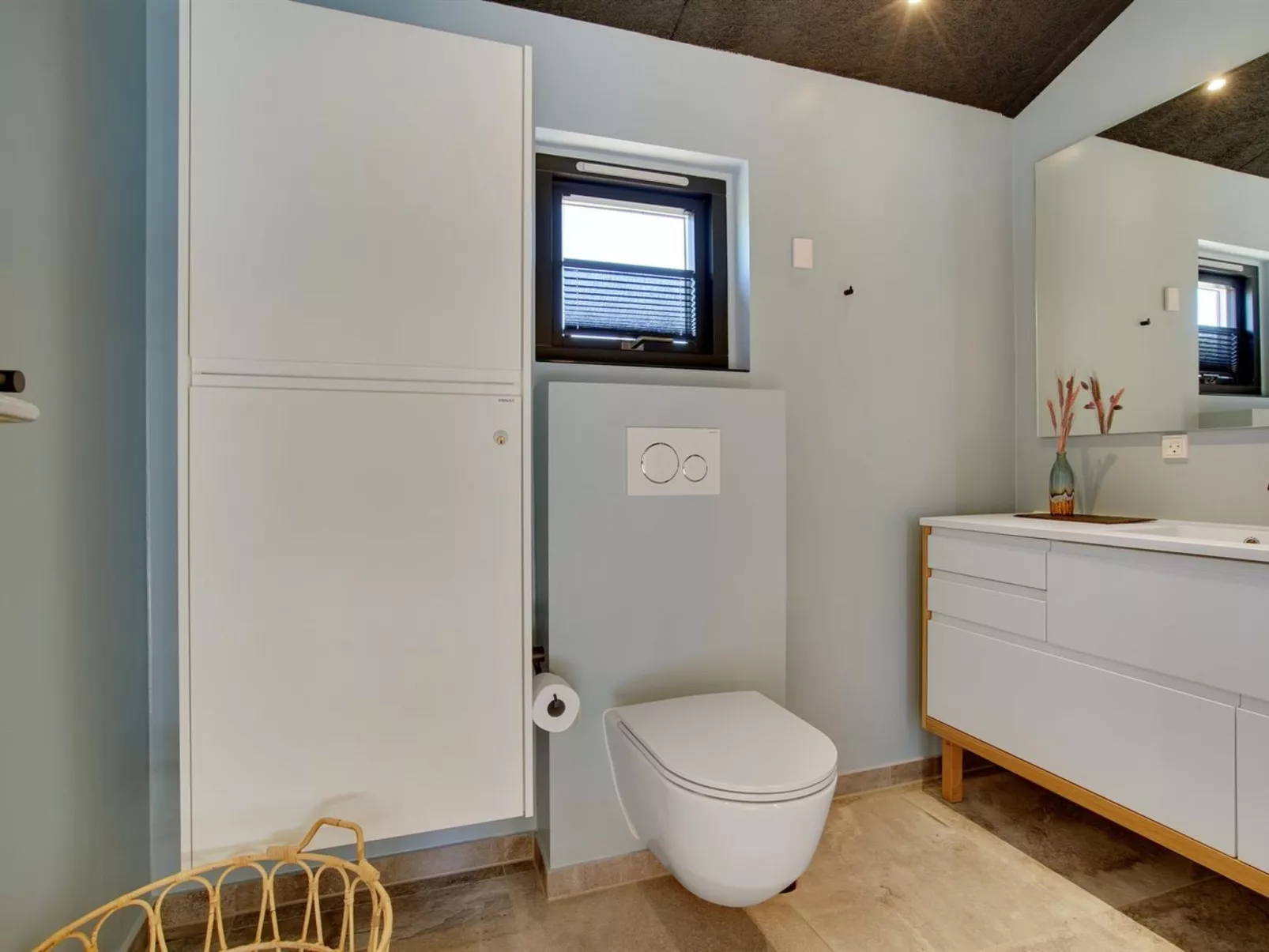 "Ileana" -  from the sea-Binnen