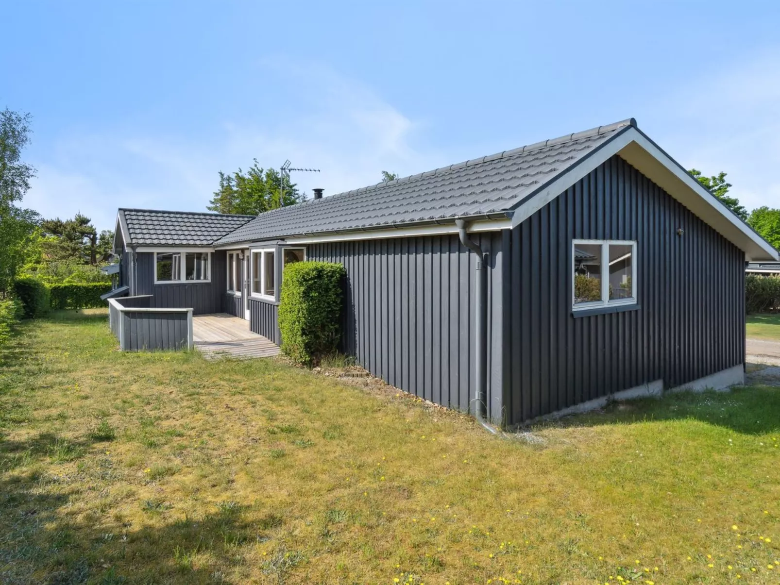 "Rafn" - 550m from the sea-Buiten