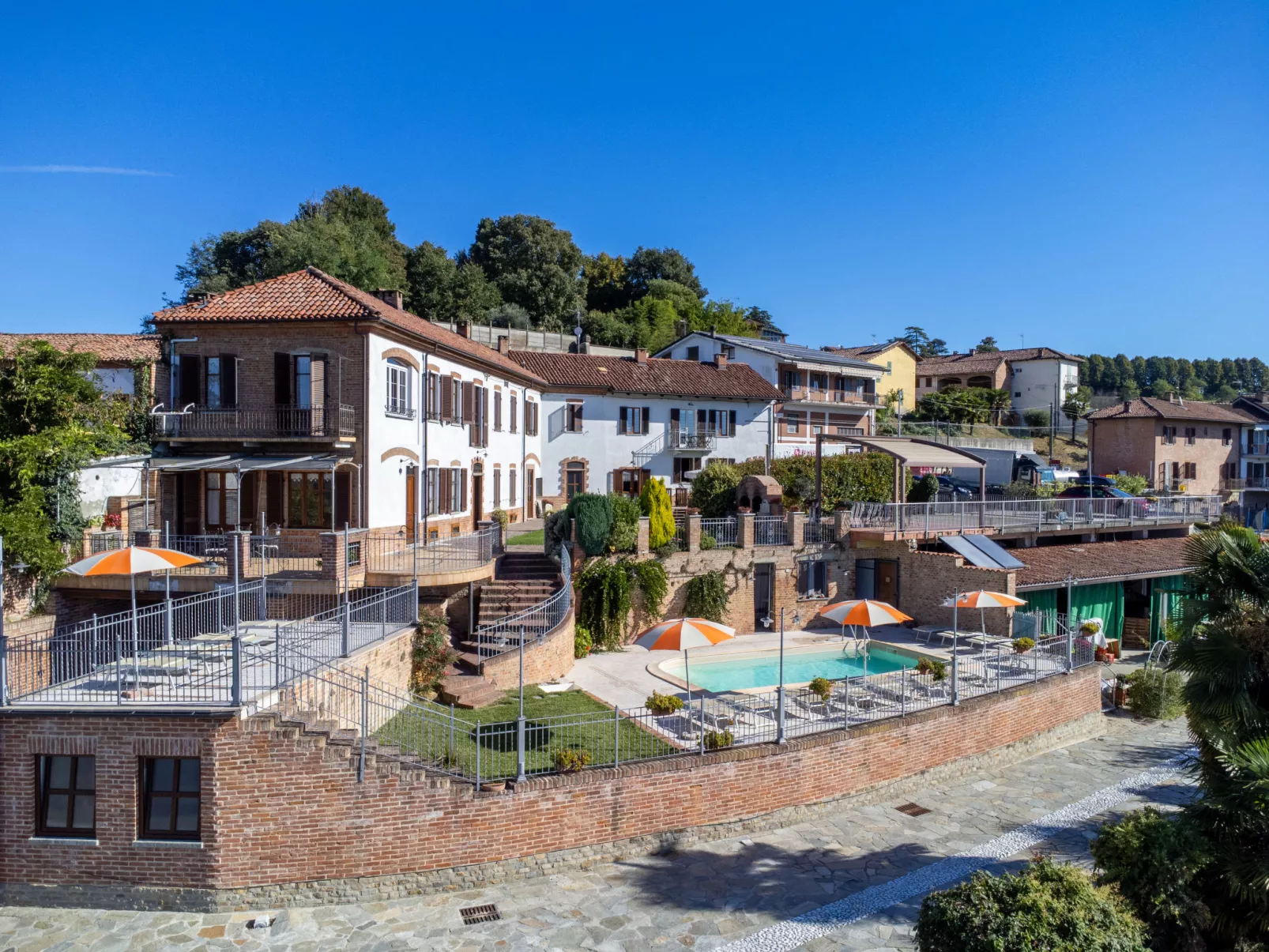 Le Rose d'Antan-Buiten