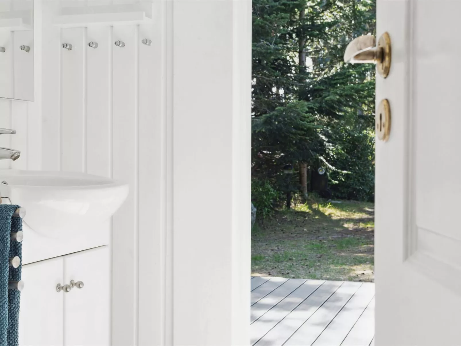 "Arild" - 10m from the sea-Binnen