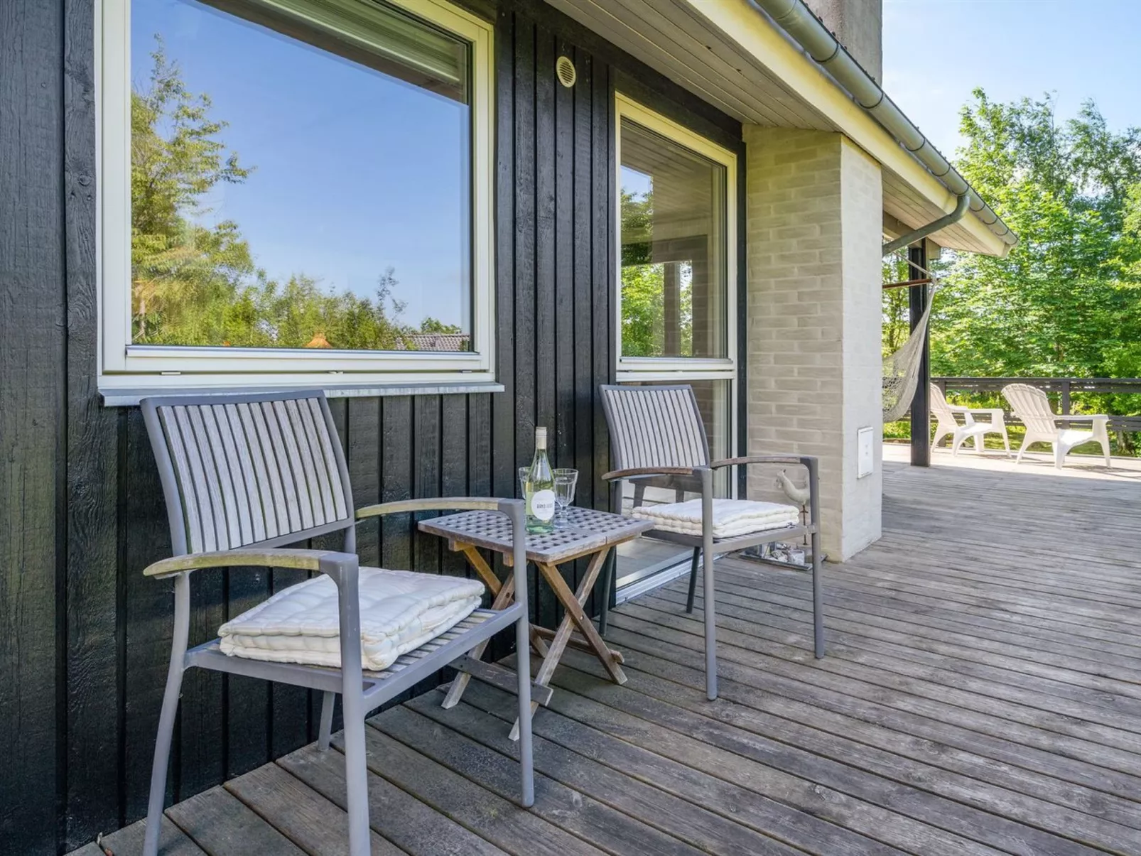 "Angantir" - 700m to the fjord-Buiten