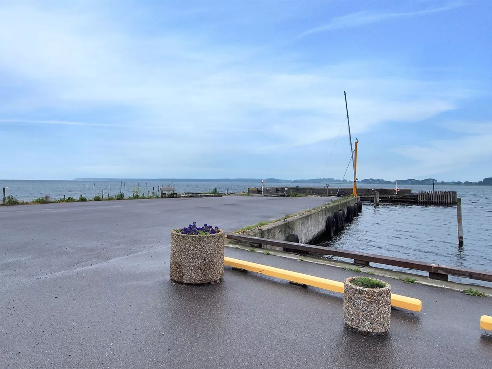 "Thing" - 200m from the sea-Buiten