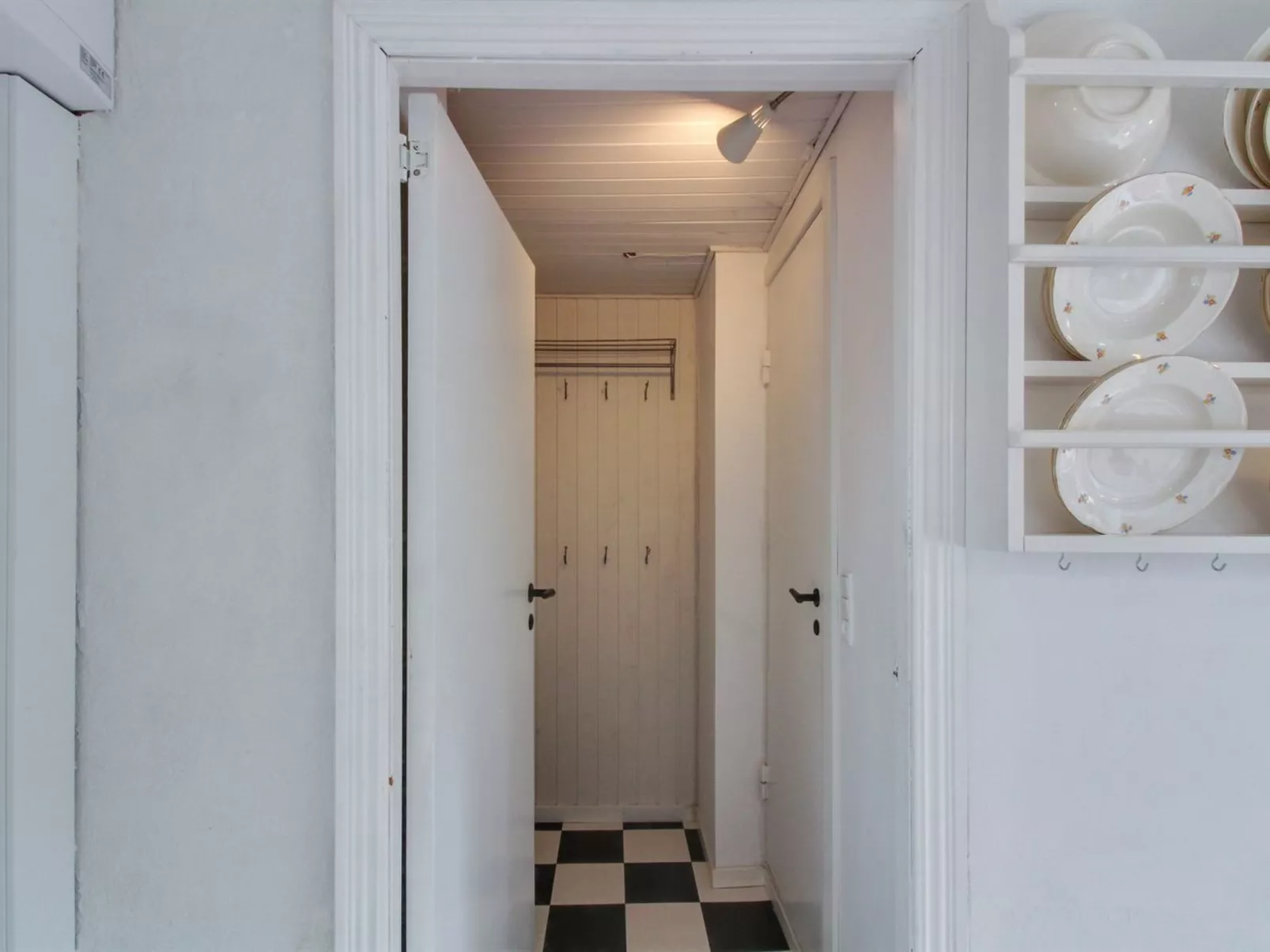 "Kerstin" - 100m from the sea-Binnen