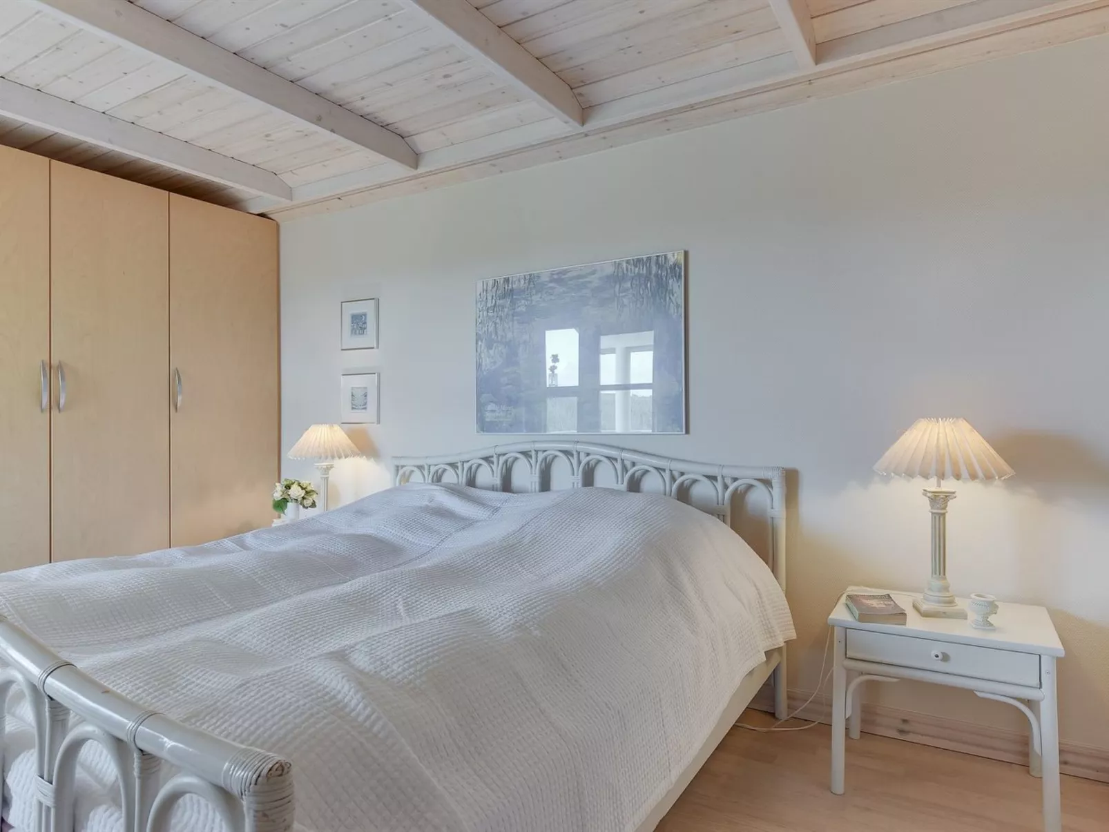 "Fam" - 300m from the sea-Binnen