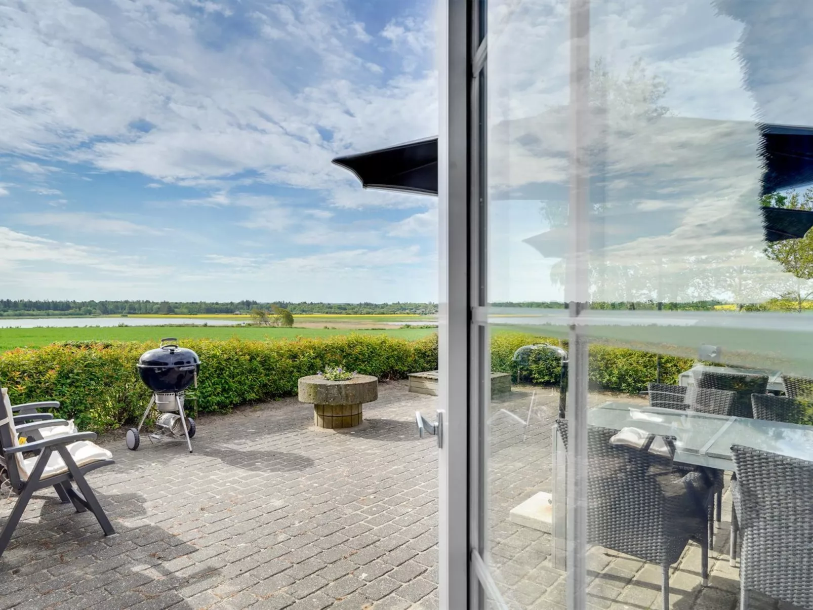 "Jügen" - 900m to the fjord-Buiten