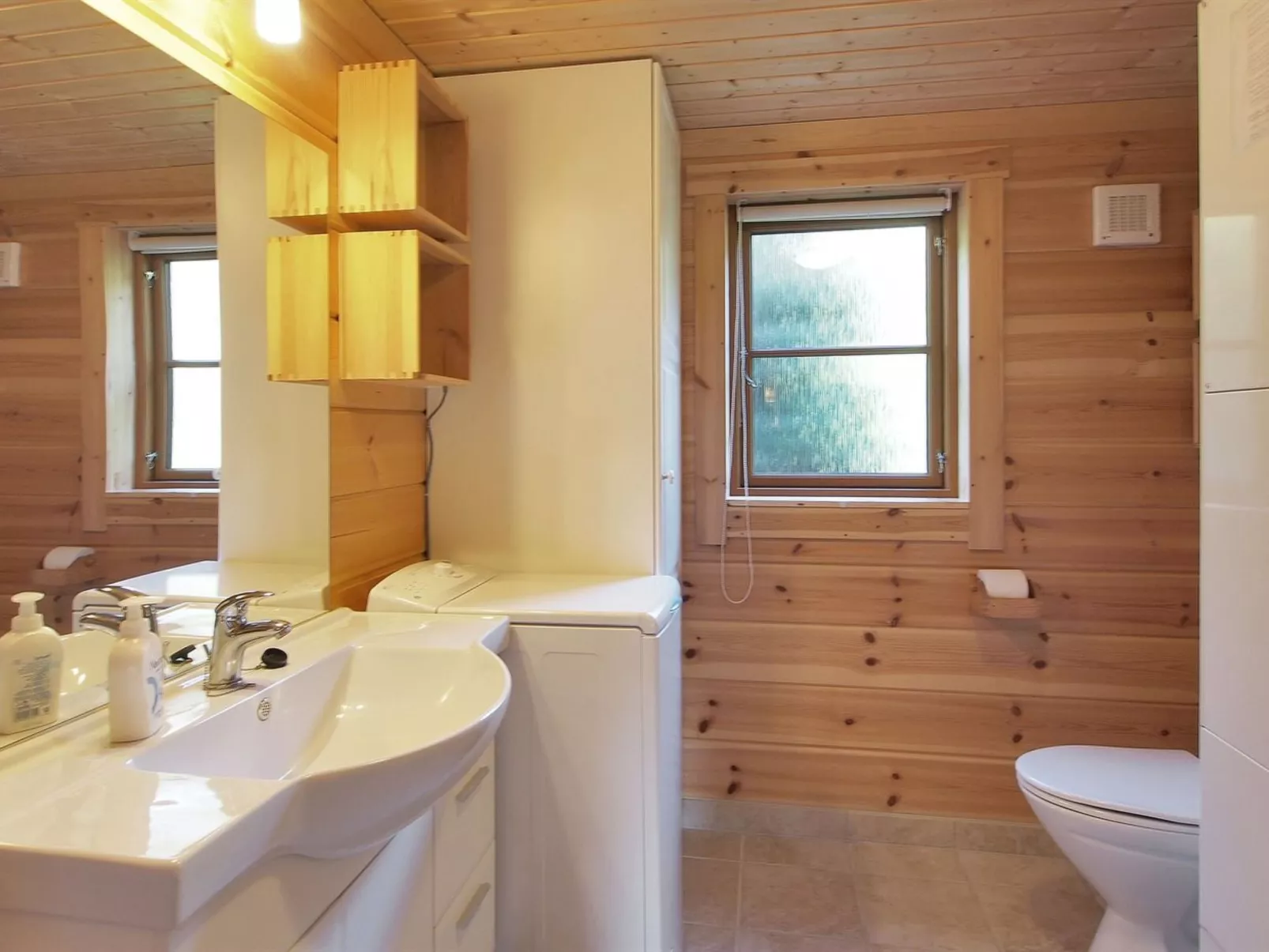 "Gulborg" - 25m from the sea-Binnen