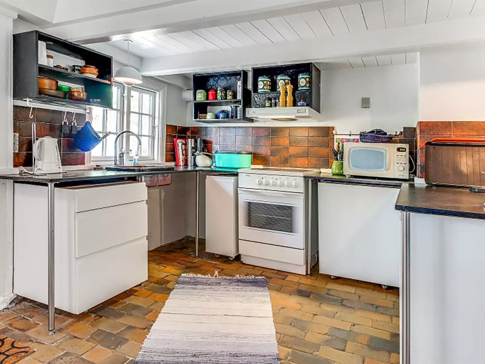 "Nyyrikki" - 100m from the sea-Binnen